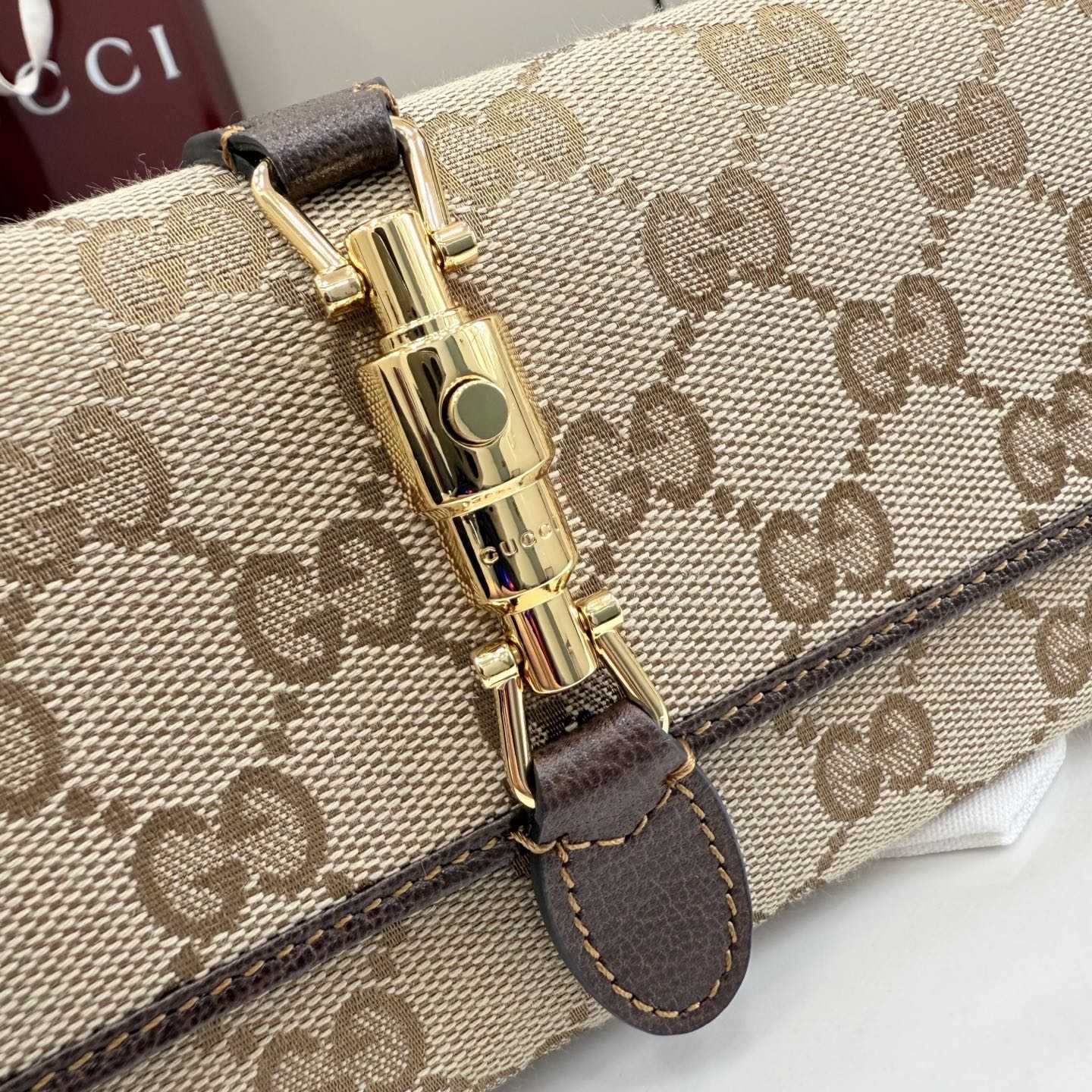 Gucci Jackie Wallet On Chain - FashionPlug