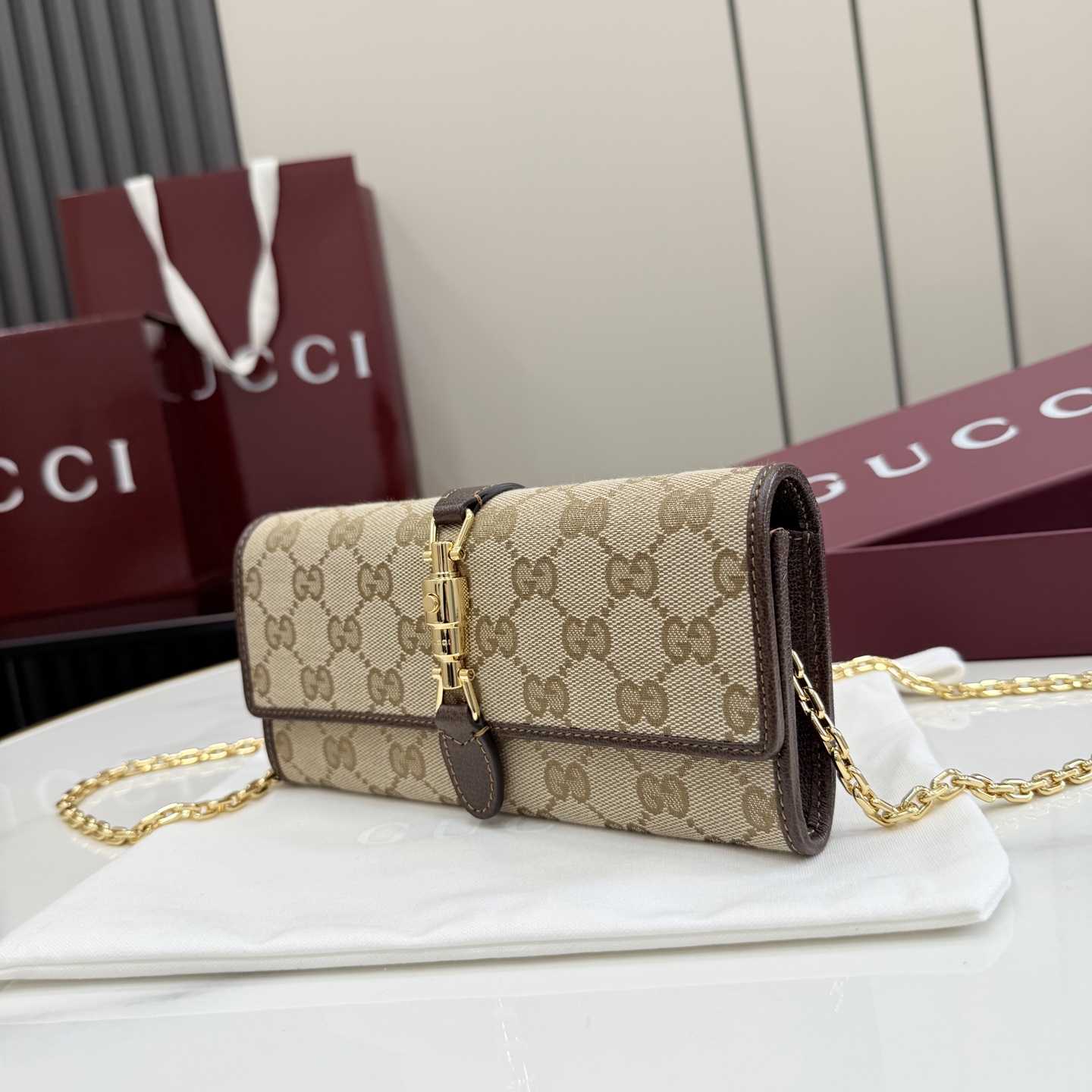 Gucci Jackie Wallet On Chain - FashionPlug