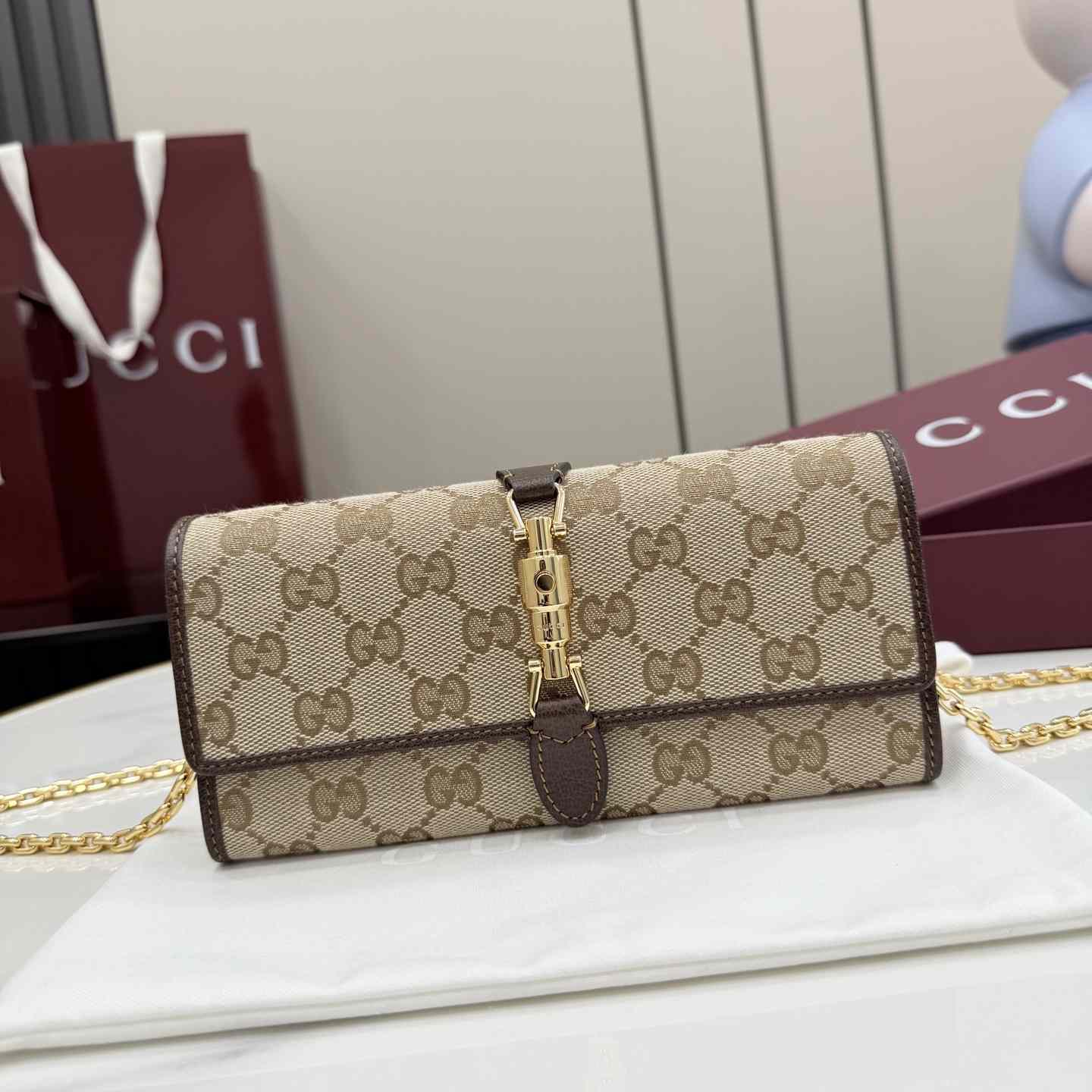 Gucci Jackie Wallet On Chain - FashionPlug