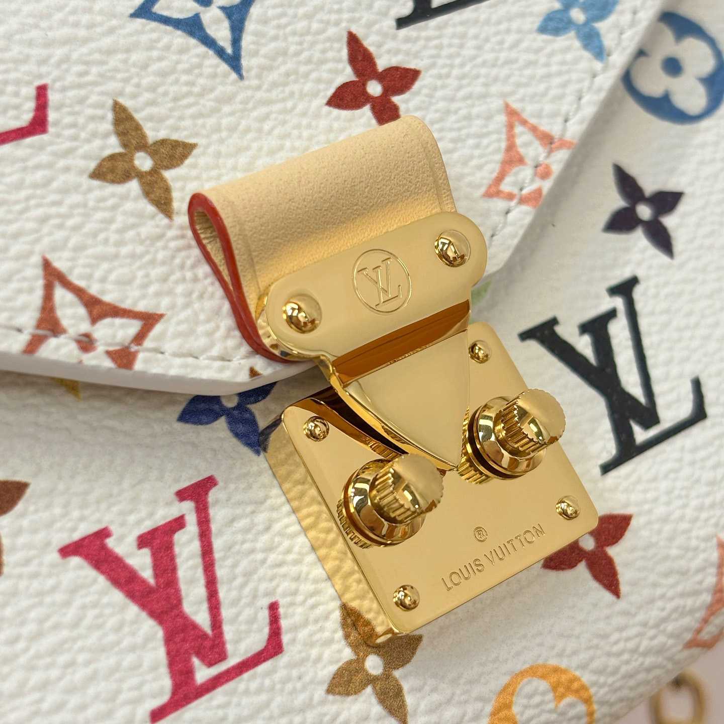 Louis Vuitton LV x TM Pouch Metis Belt M4625Z - FashionPlug