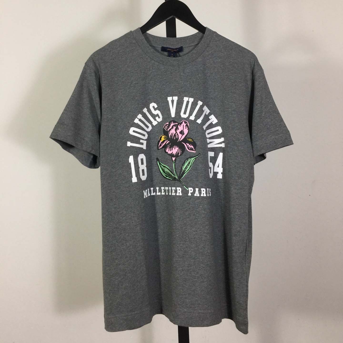 Louis Vuitton Iris Print T-Shirt   1AJZF8 - FashionPlug