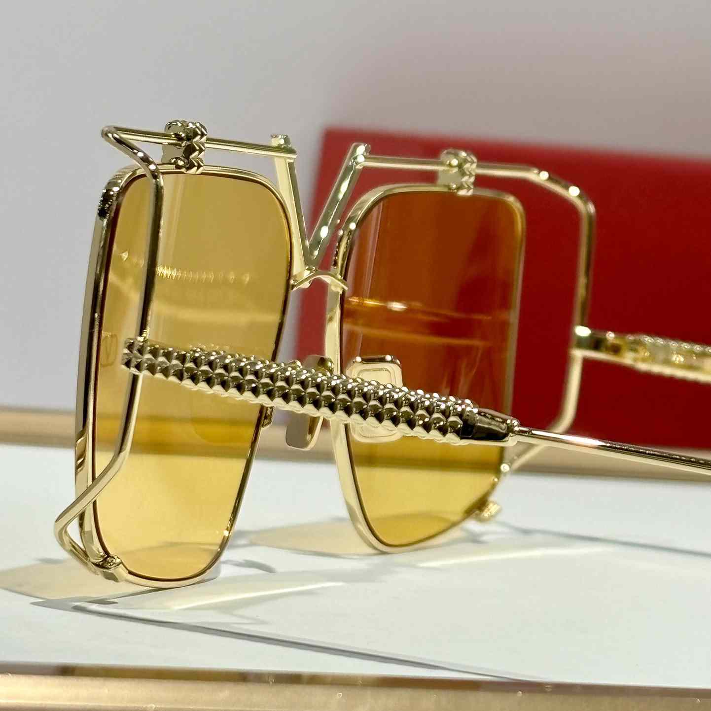 Valent V-LIGHT VLS-116 Oversize Frame Sunglasses - FashionPlug