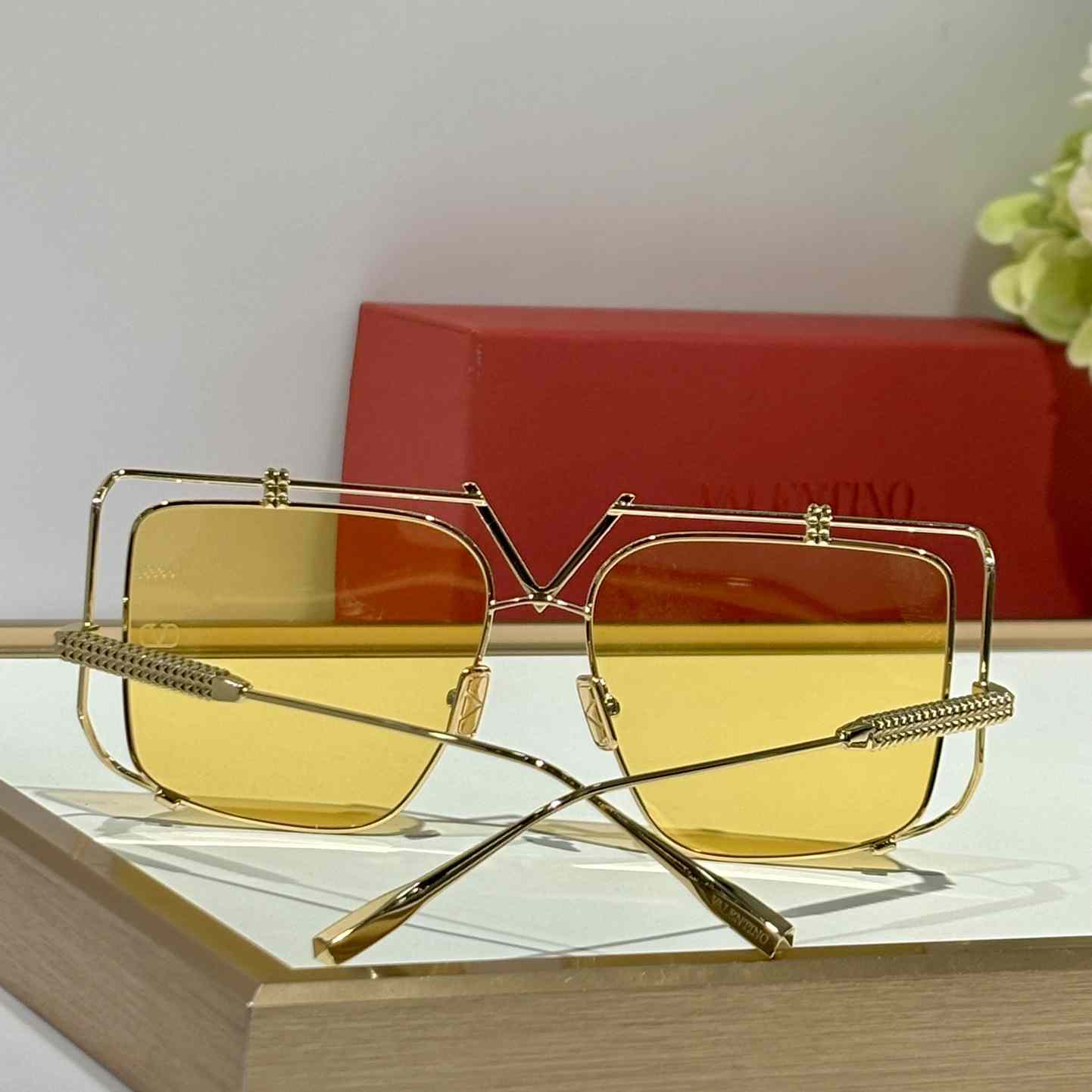 Valent V-LIGHT VLS-116 Oversize Frame Sunglasses - FashionPlug