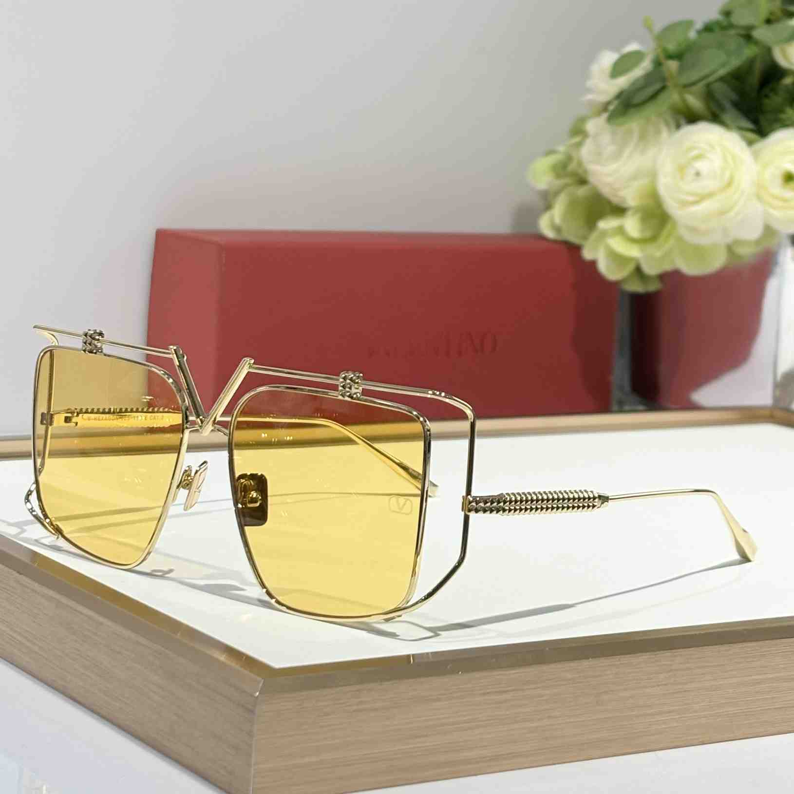 Valent V-LIGHT VLS-116 Oversize Frame Sunglasses - FashionPlug