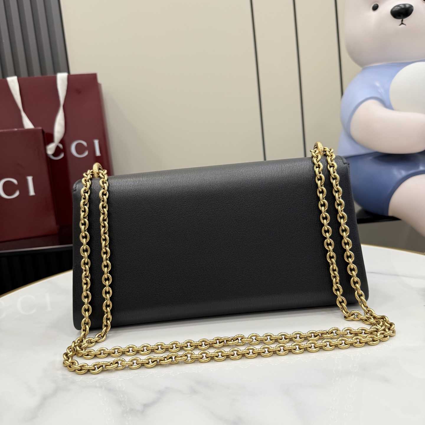 Gucci Dionysus Medium Shoulder Bag - FashionPlug