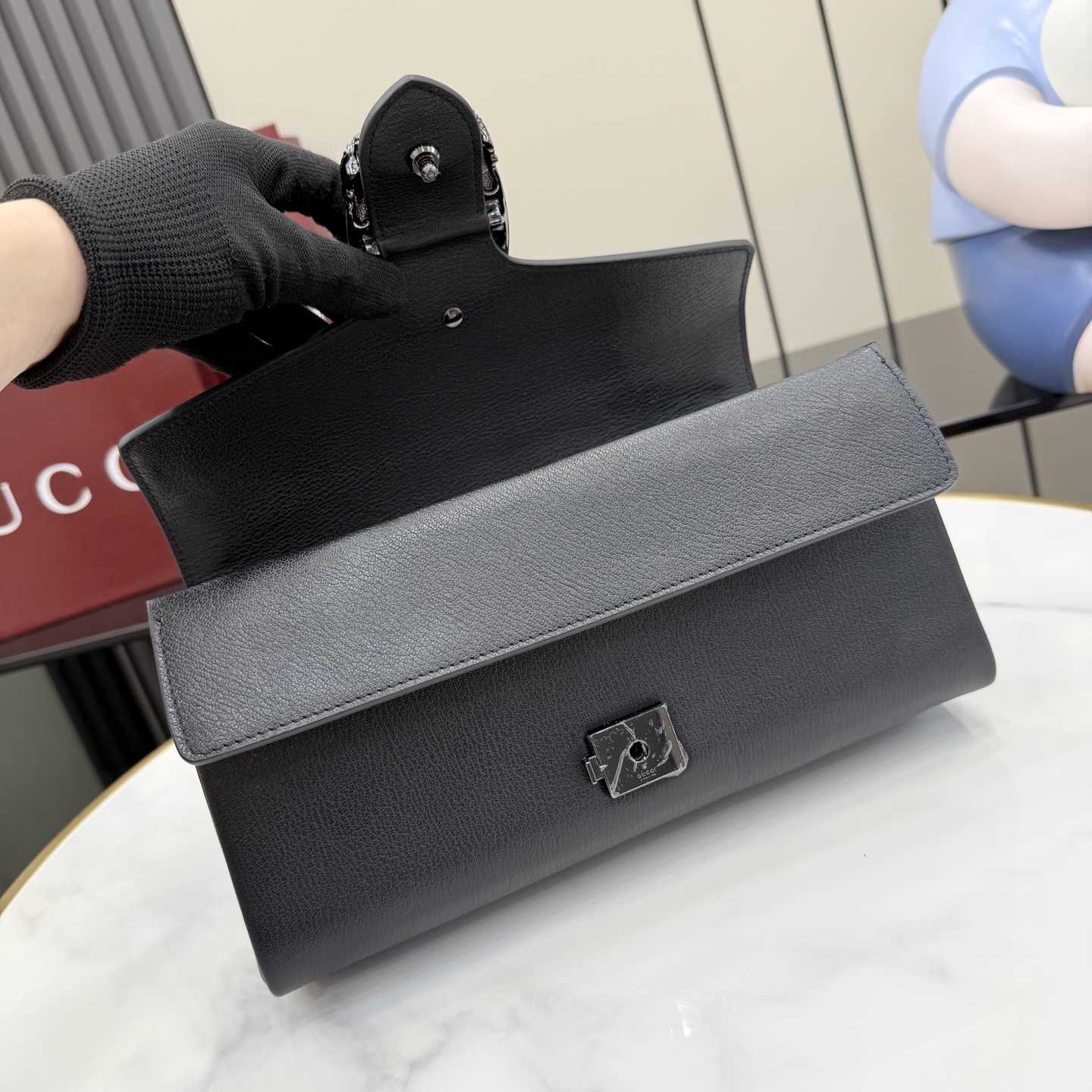 Gucci Dionysus Medium Shoulder Bag - FashionPlug