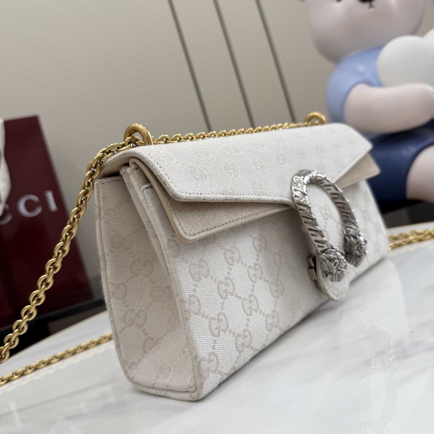 Gucci Dionysus Medium Shoulder Bag - FashionPlug