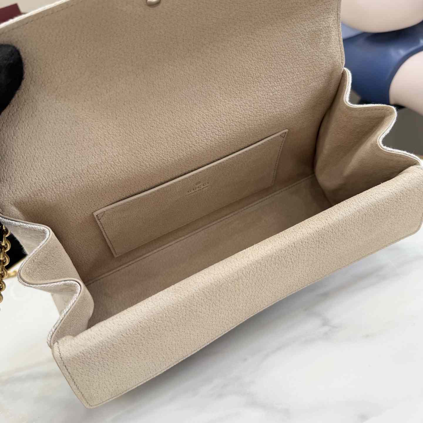 Gucci Dionysus Medium Shoulder Bag - FashionPlug