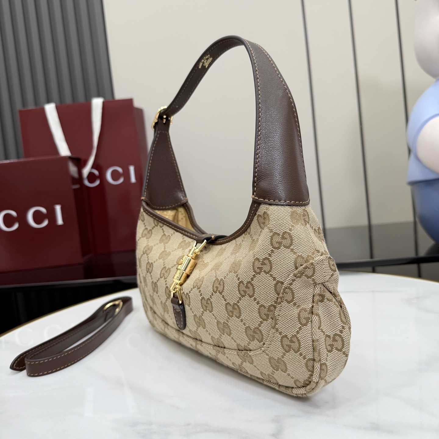 Gucci Jackie Slim Medium Shoulder Bag  - FashionPlug