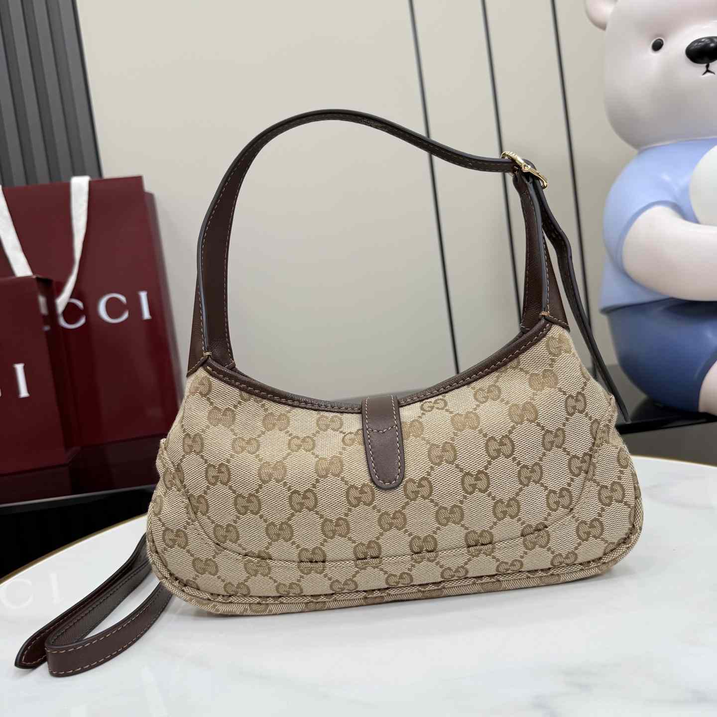 Gucci Jackie Slim Medium Shoulder Bag  - FashionPlug