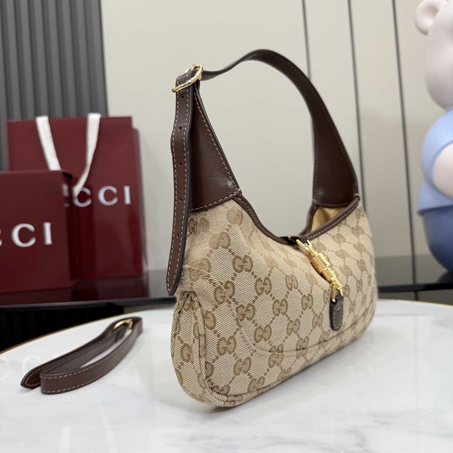 Gucci Jackie Slim Medium Shoulder Bag  - FashionPlug