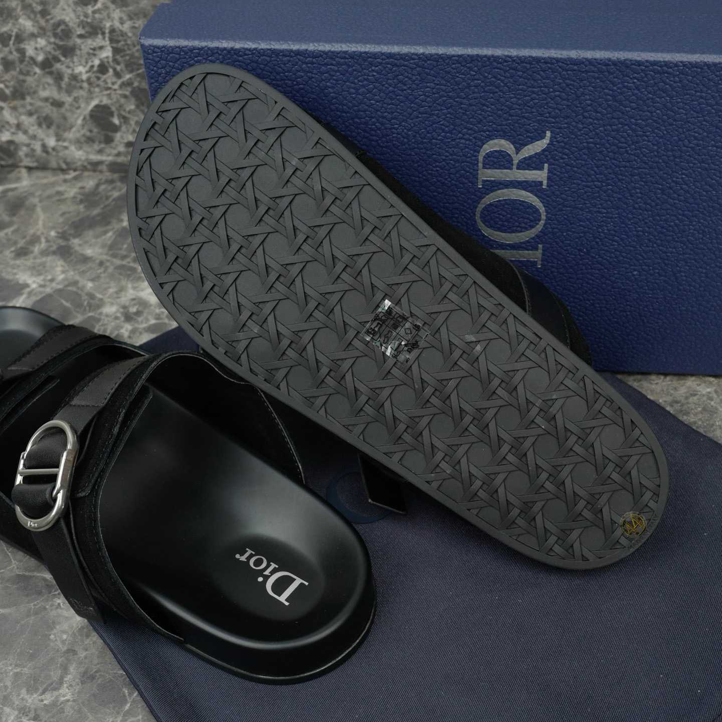 Dior Aqua Sandal - FashionPlug