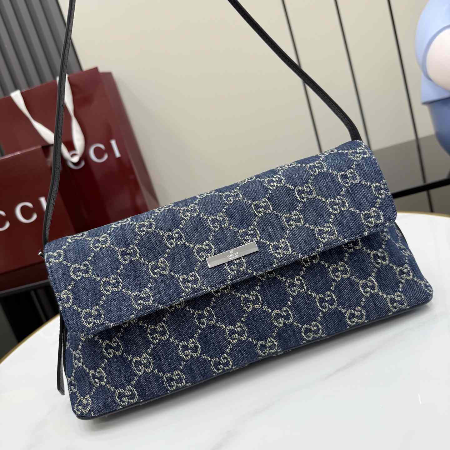 Gucci Madison Medium Shoulder Bag - FashionPlug