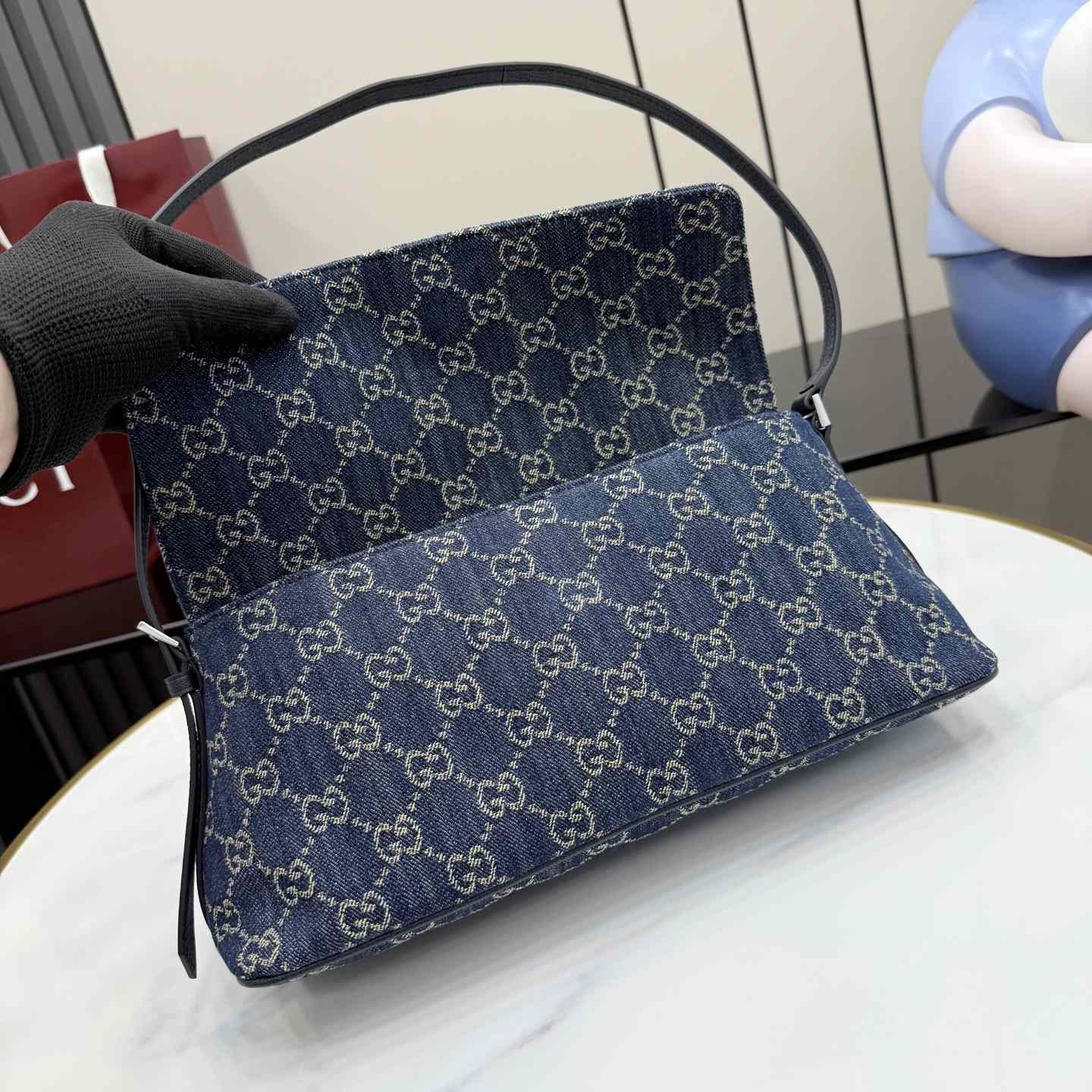 Gucci Madison Medium Shoulder Bag - FashionPlug