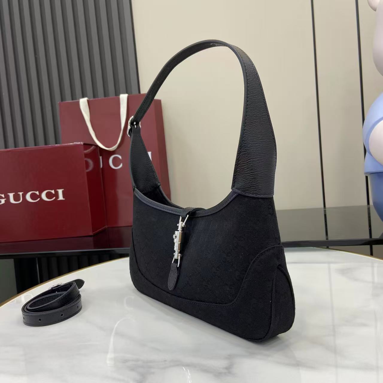 Gucci Jackie Slim Medium Shoulder Bag  - FashionPlug