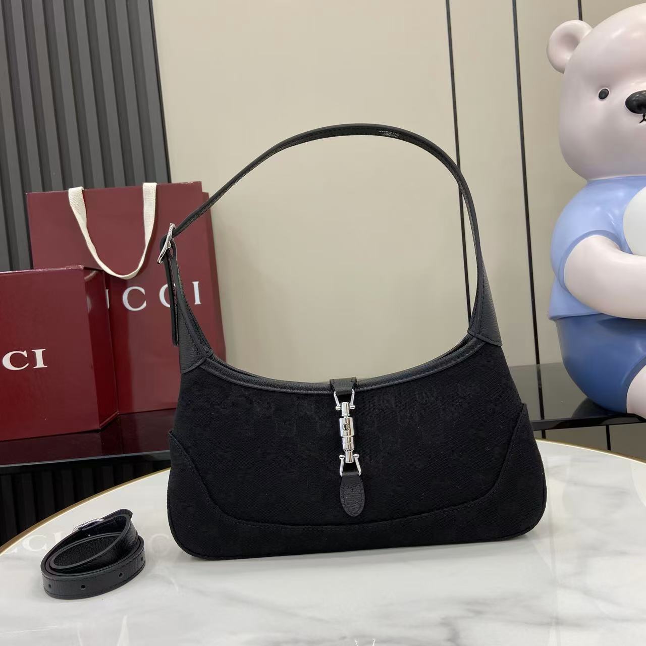Gucci Jackie Slim Medium Shoulder Bag  - FashionPlug