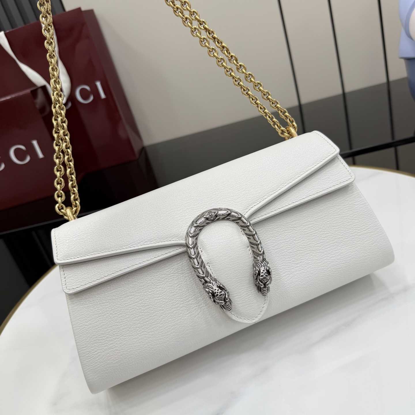 Gucci Dionysus Medium Shoulder Bag - FashionPlug