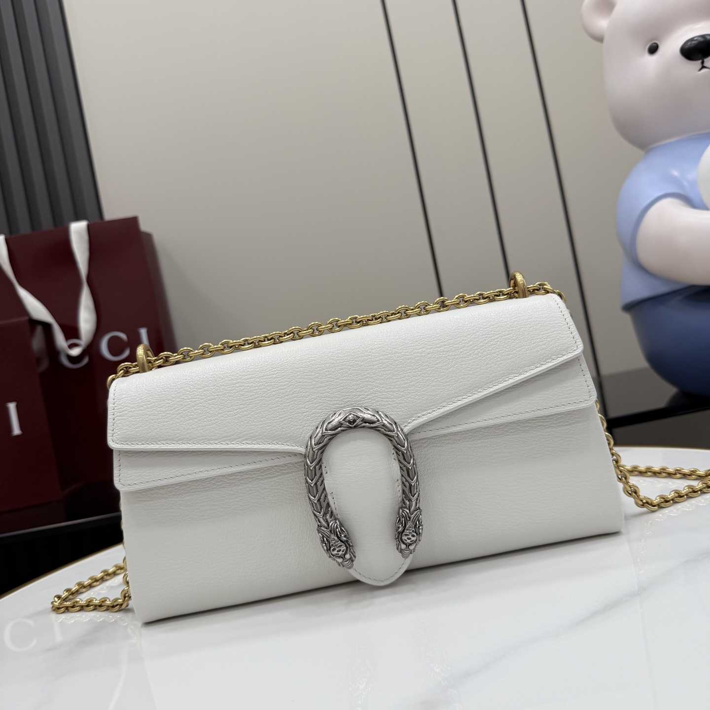 Gucci Dionysus Medium Shoulder Bag - FashionPlug