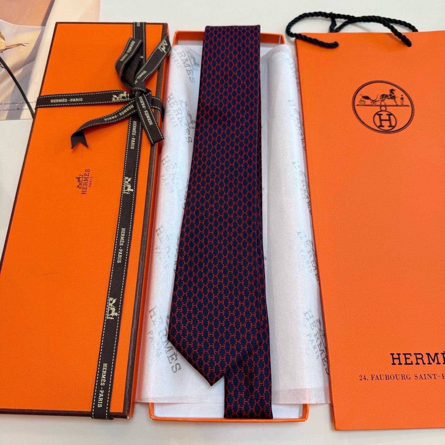 Hermes Dancing H Tie - FashionPlug