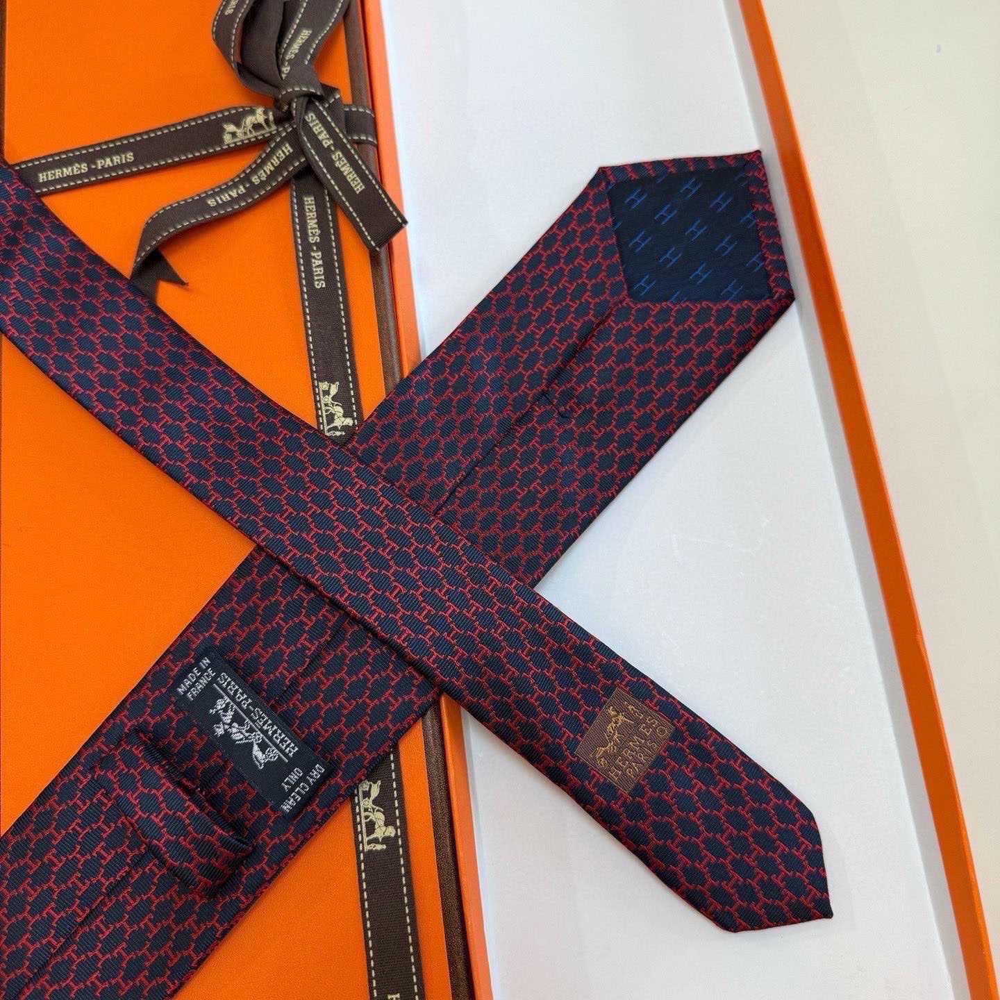 Hermes Dancing H Tie - FashionPlug
