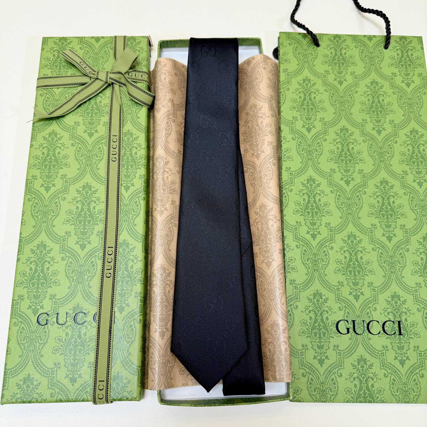 Gucci GG Silk Cotton Tie - FashionPlug