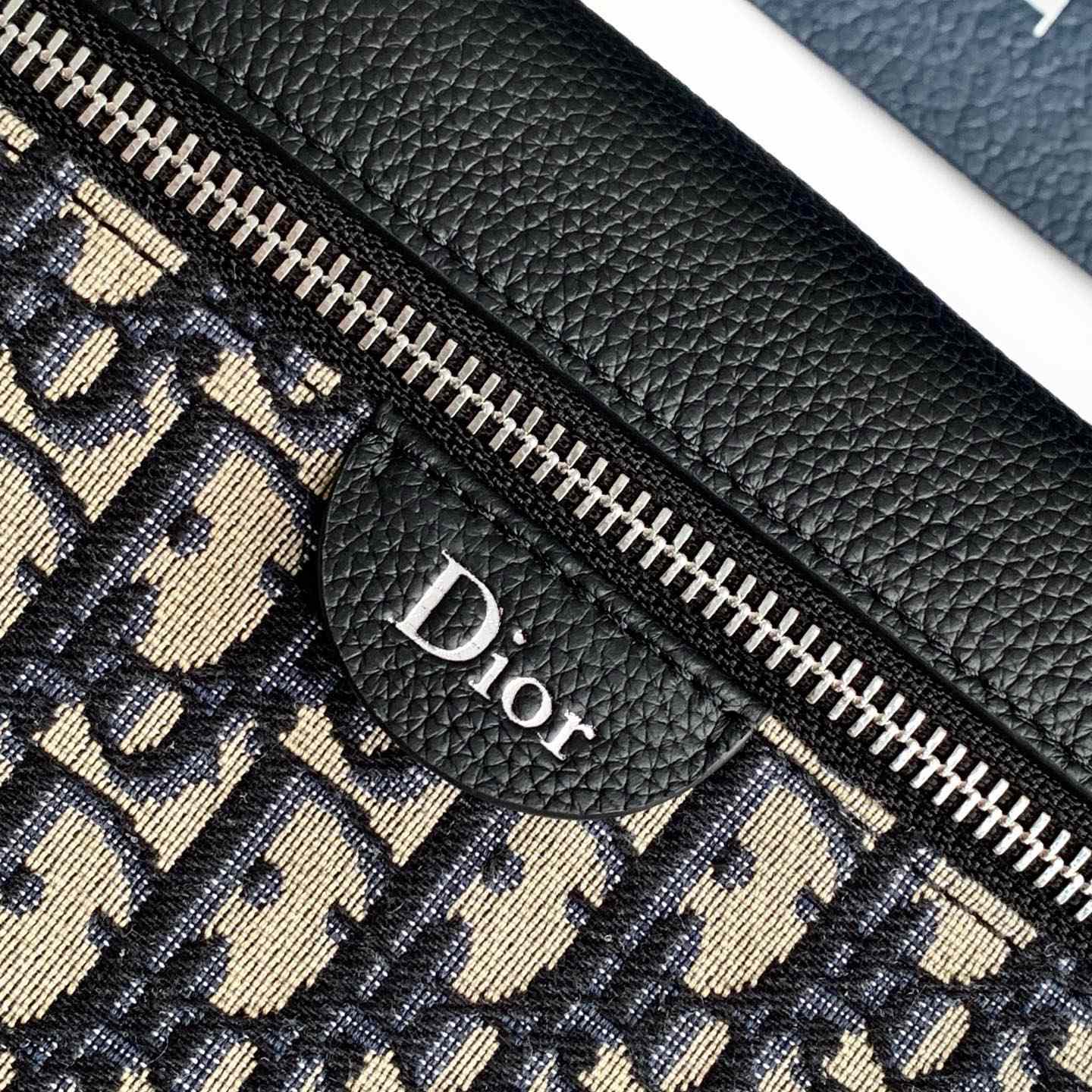 Dior Rider Zipped Messenger Bag - FashionPlug