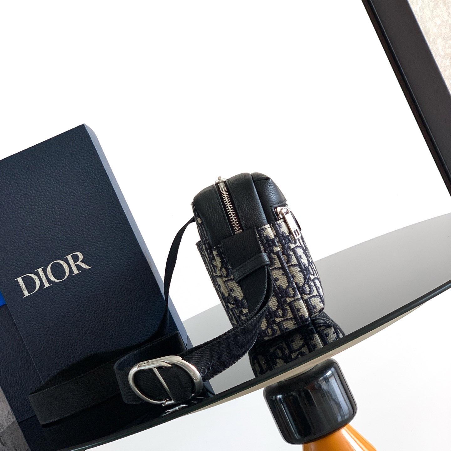 Dior Rider Zipped Messenger Bag - FashionPlug