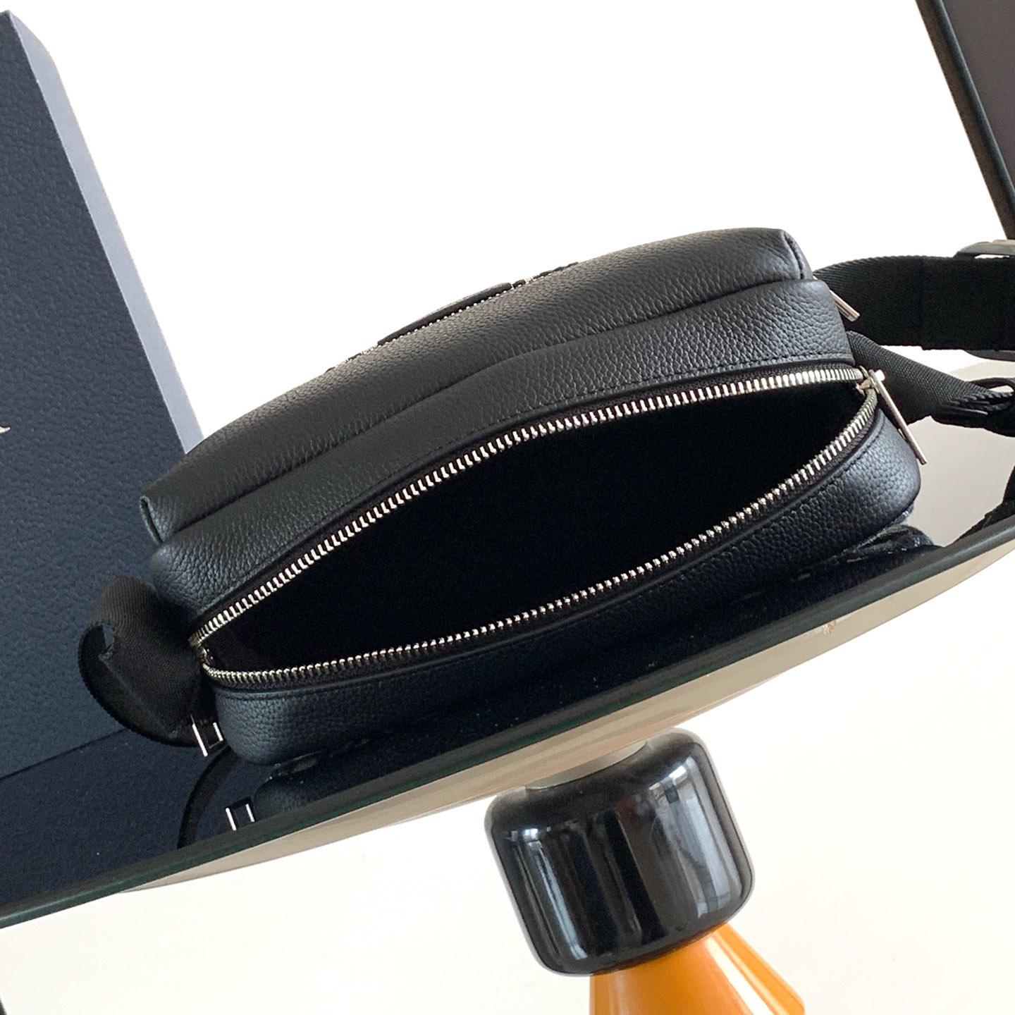 Dior Rider Zipped Messenger Bag - FashionPlug