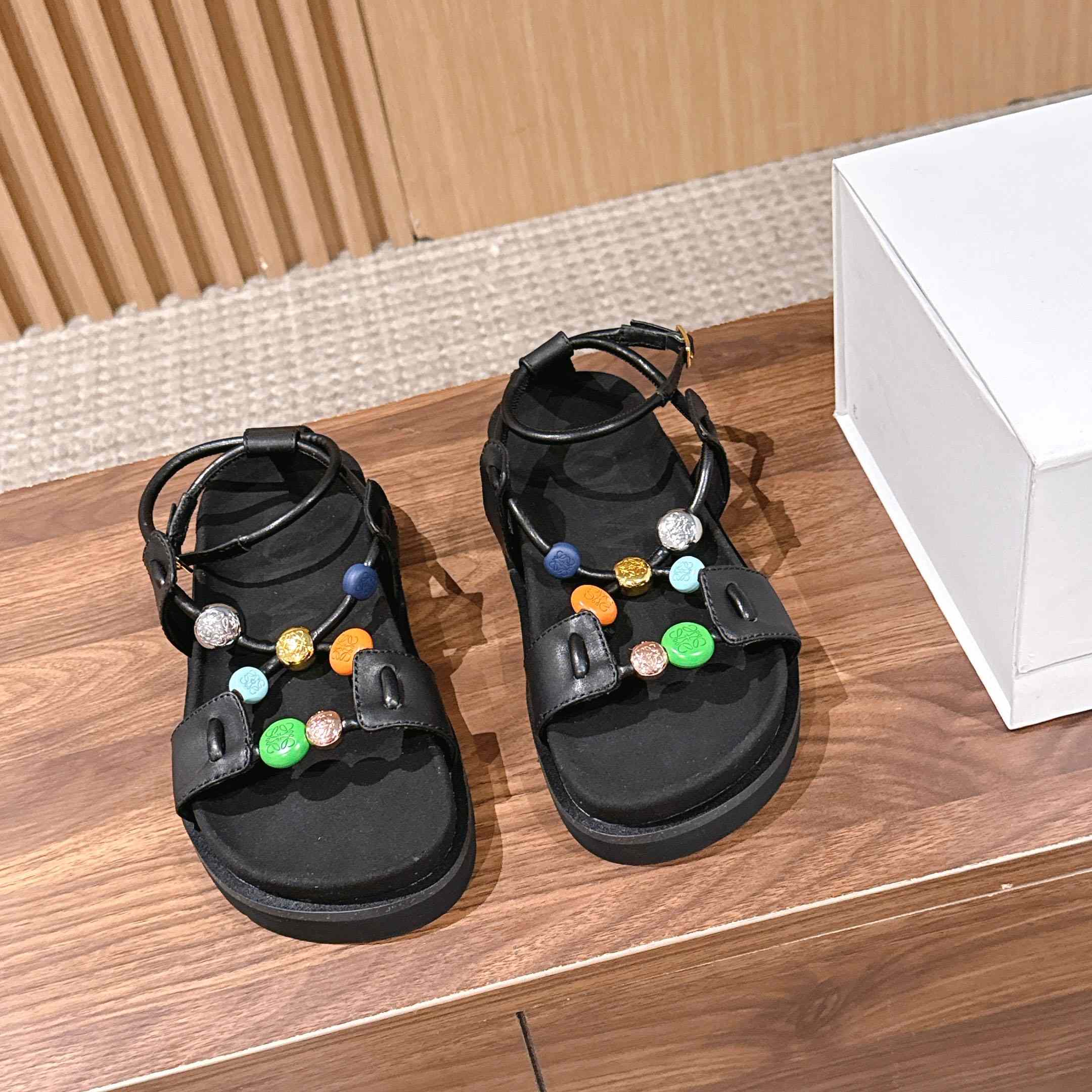 Loewe Pebble Beads Fussbett Sandal - FashionPlug