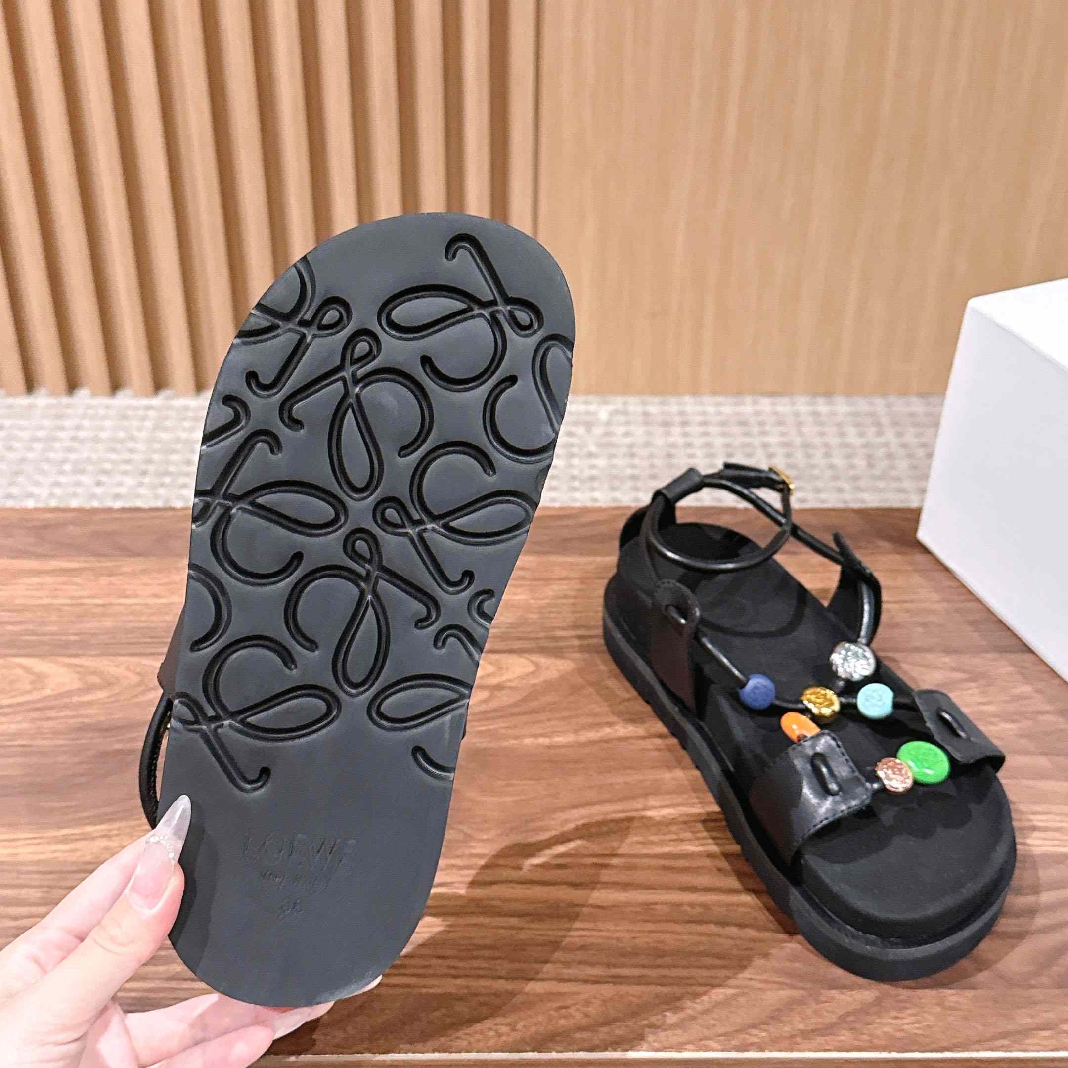 Loewe Pebble Beads Fussbett Sandal - FashionPlug