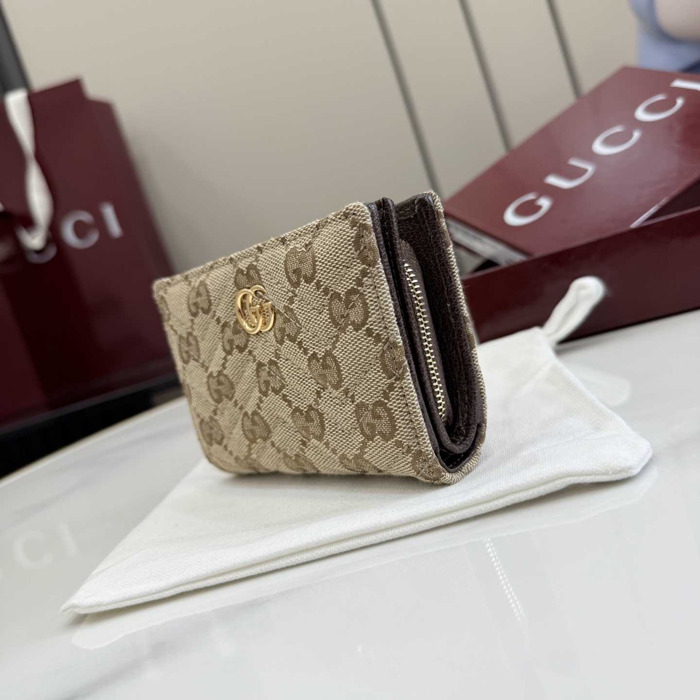 Gucci GG Marmont Small Wallet - FashionPlug