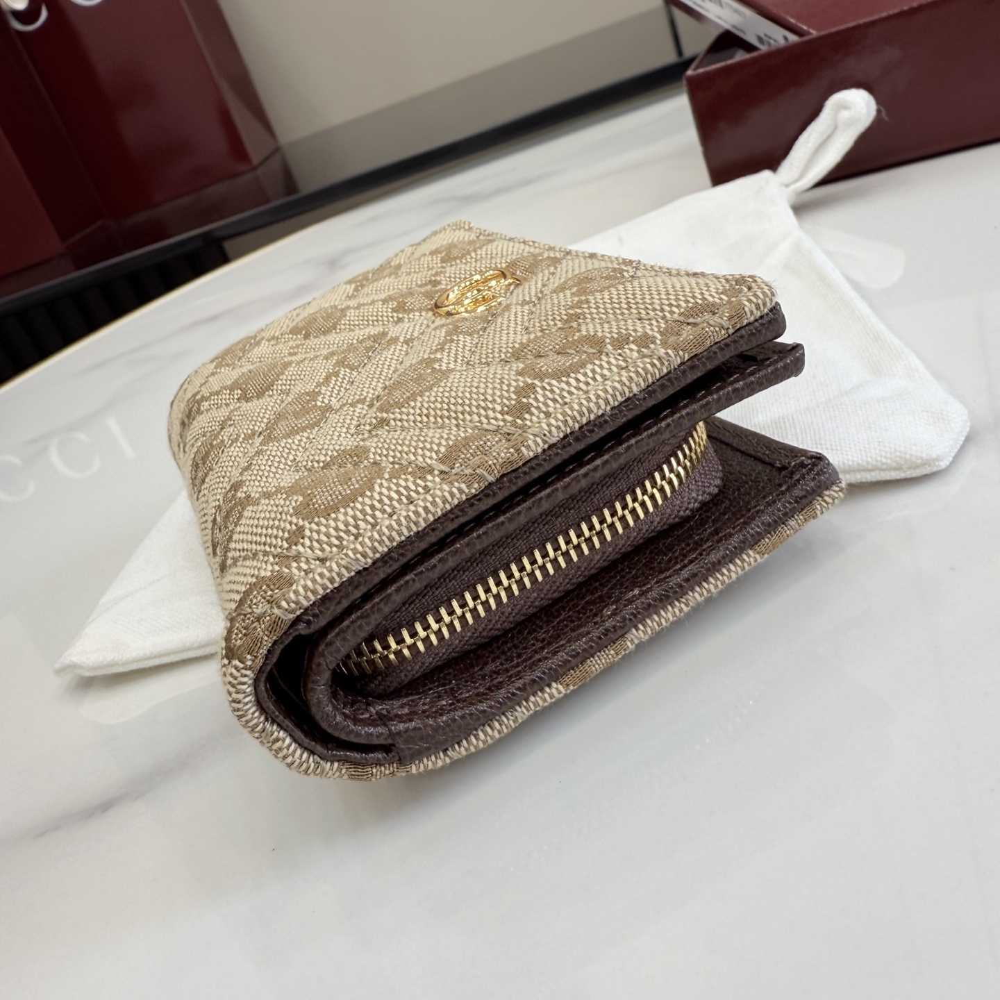 Gucci GG Marmont Small Wallet - FashionPlug