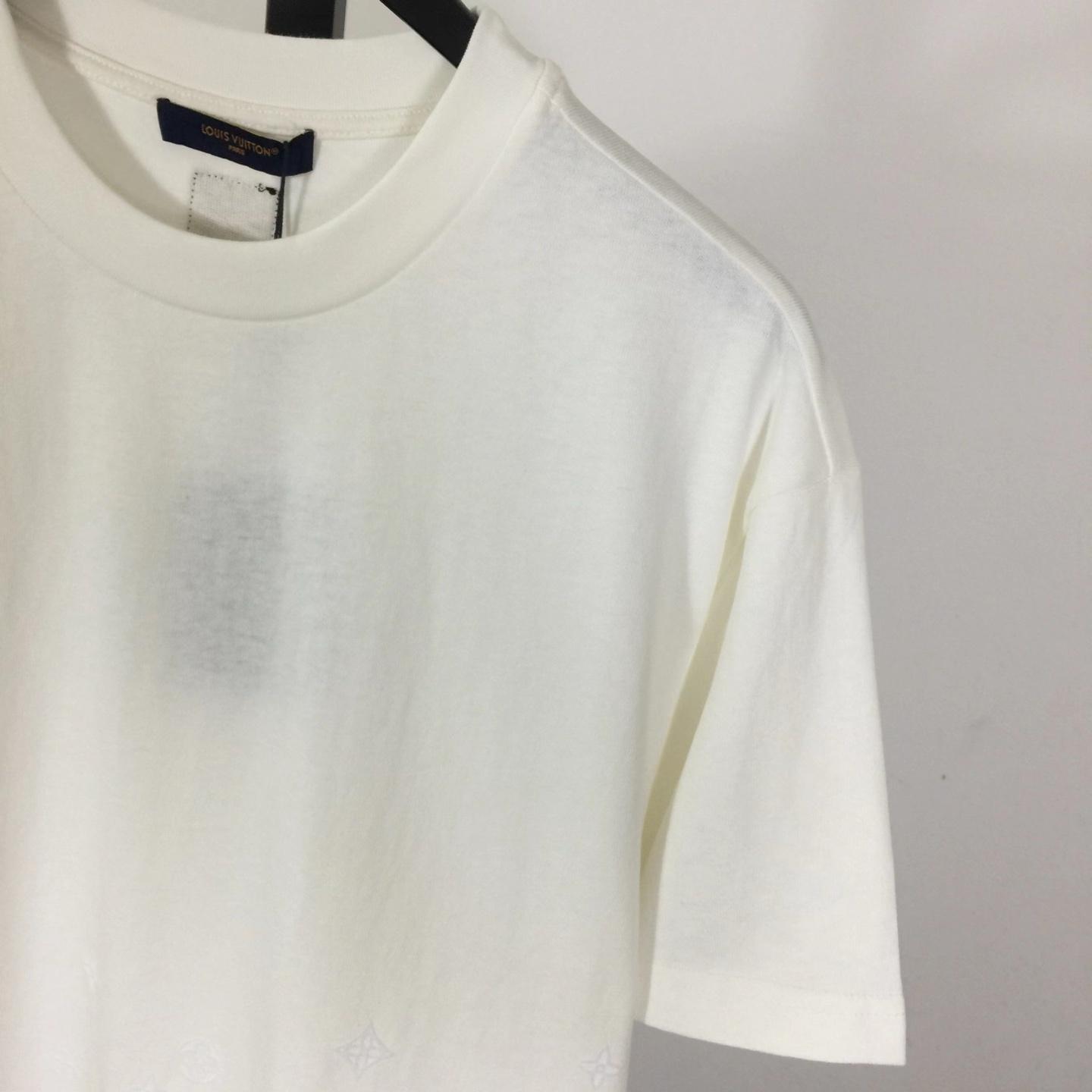 Louis Vuitton Flock Print Monogram Gradient T-Shirt   1AK7LO - FashionPlug