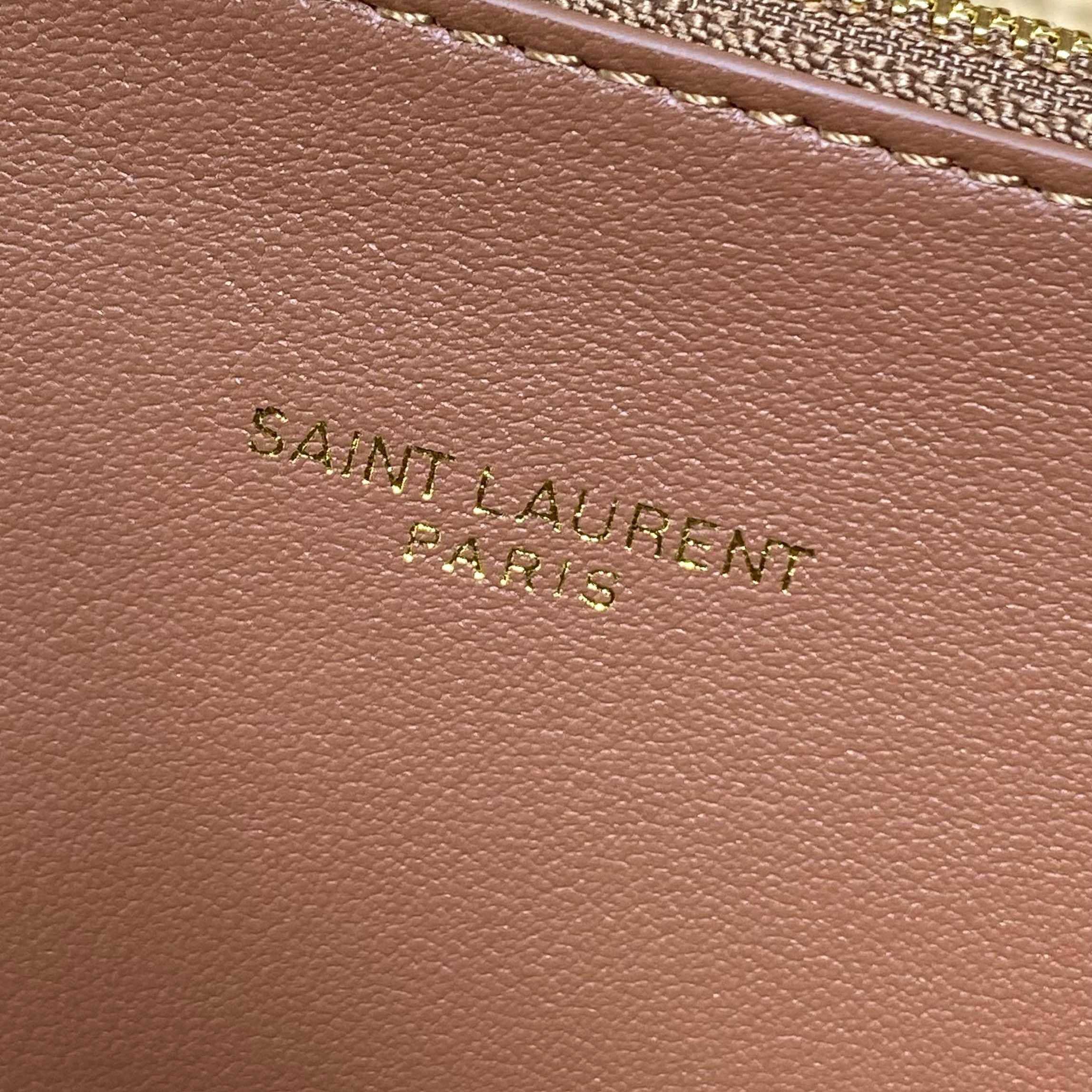 Saint Laurent LE 5 À 7 Supple Large In Raffia - FashionPlug
