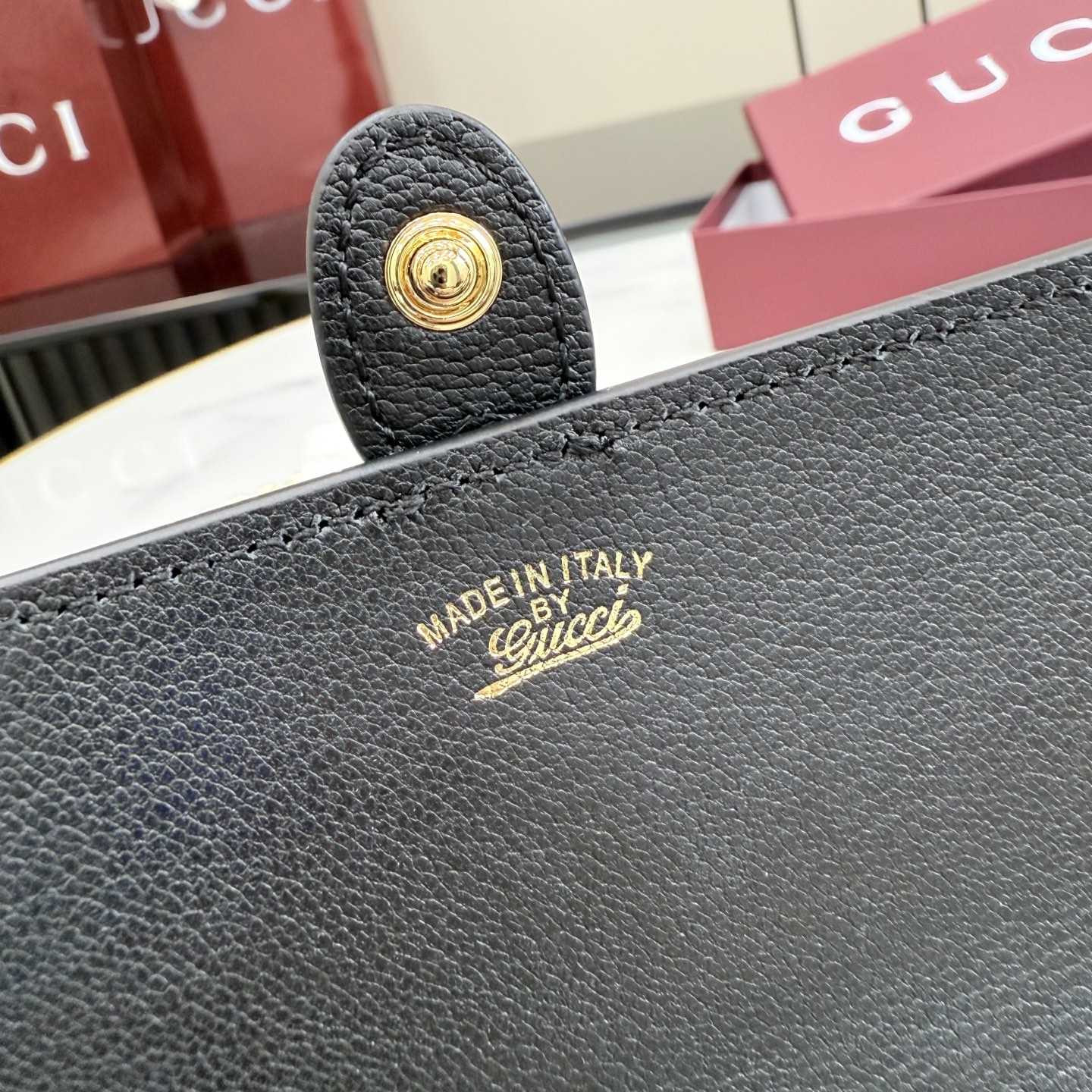 Gucci Jackie Wallet On Chain - FashionPlug