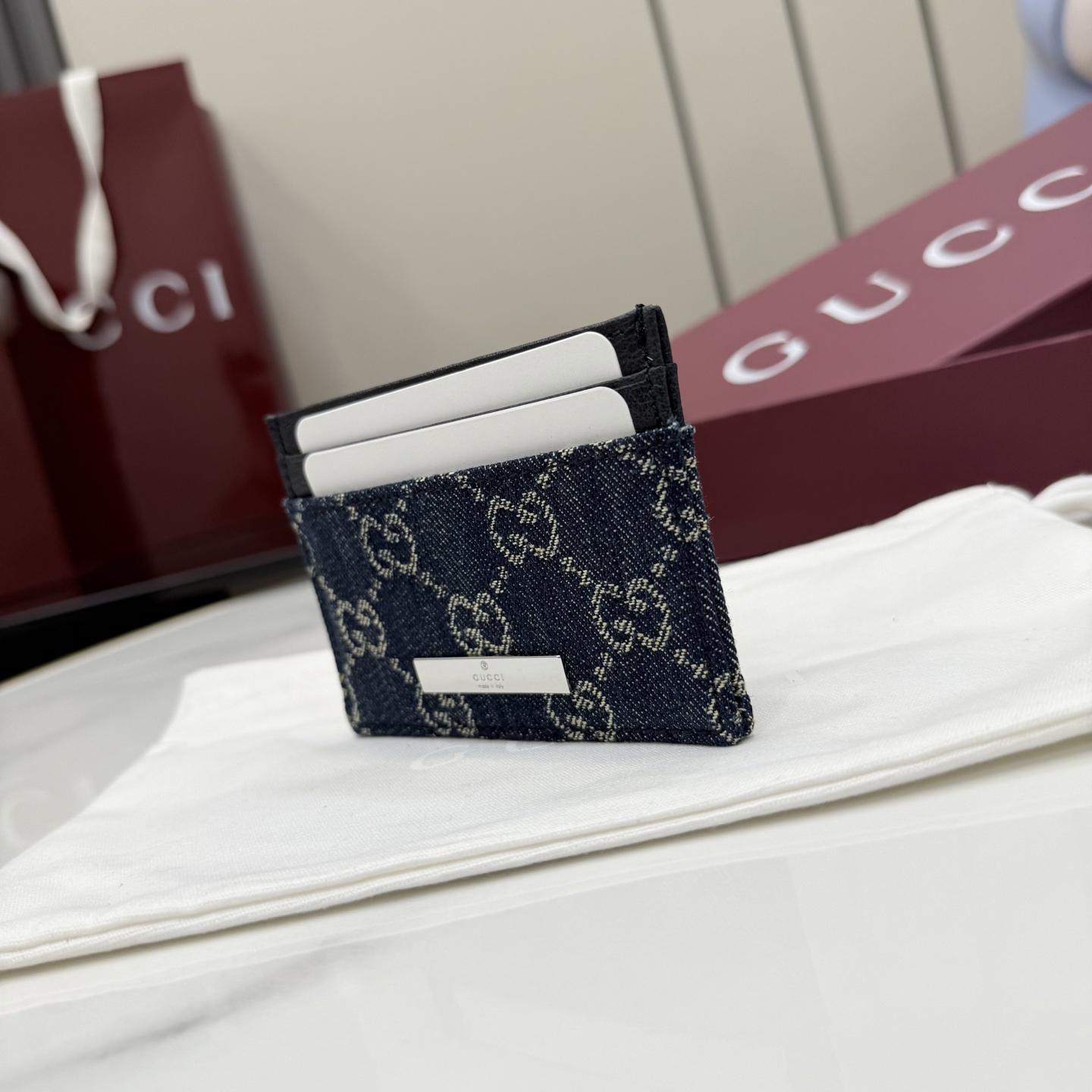 Gucci Card case With Gucci Plaque - FashionPlug