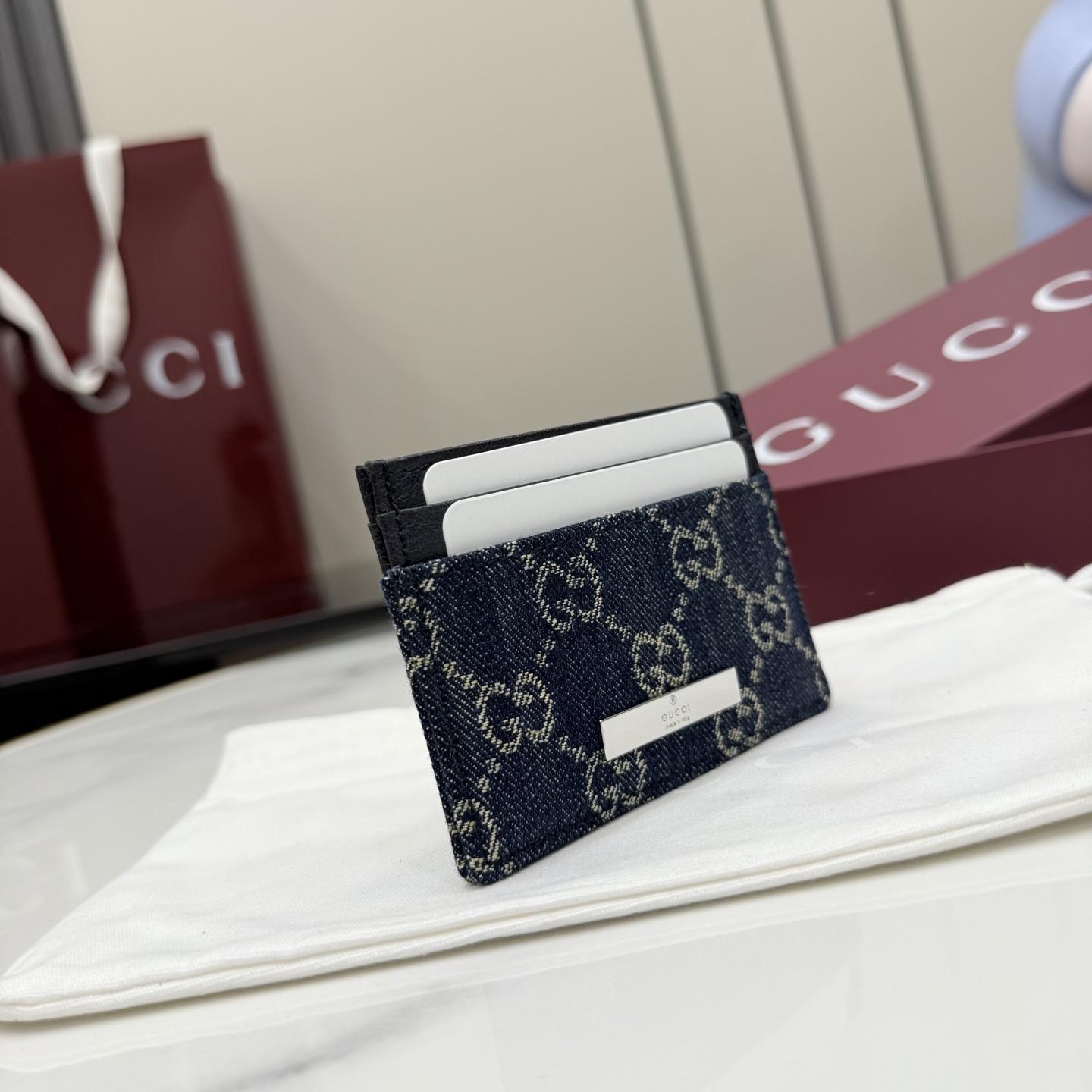 Gucci Card case With Gucci Plaque - FashionPlug