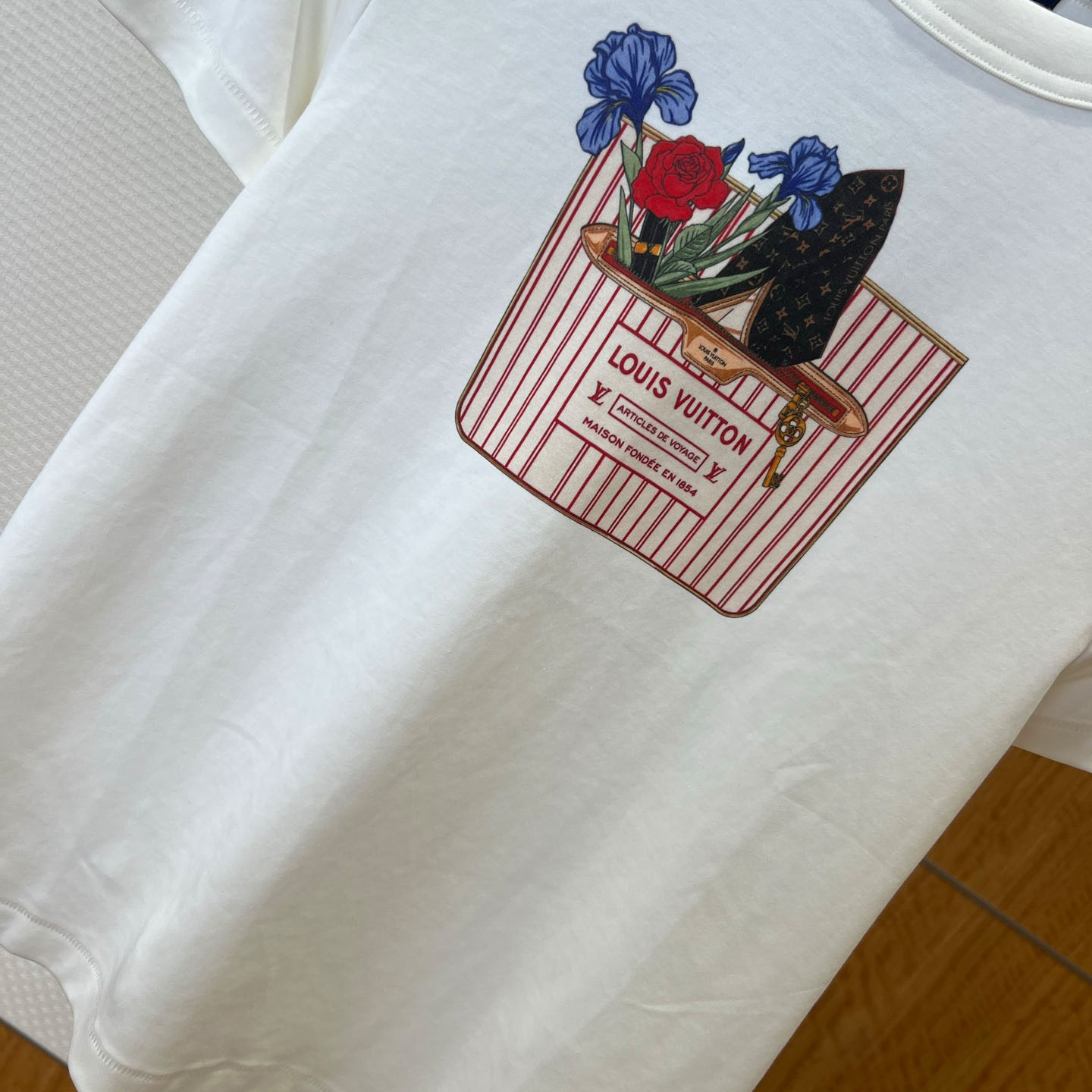 Louis Vuitton Neverfull Print T-Shirt 1AK1I2 - FashionPlug