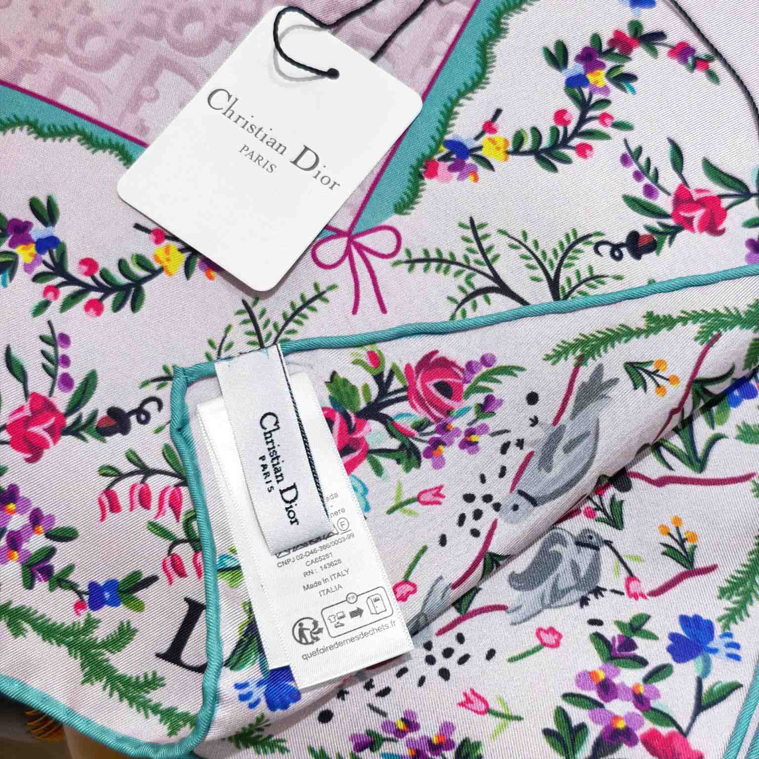 Dior Dioramour Revolution Flowers 90 Square Scarf - FashionPlug