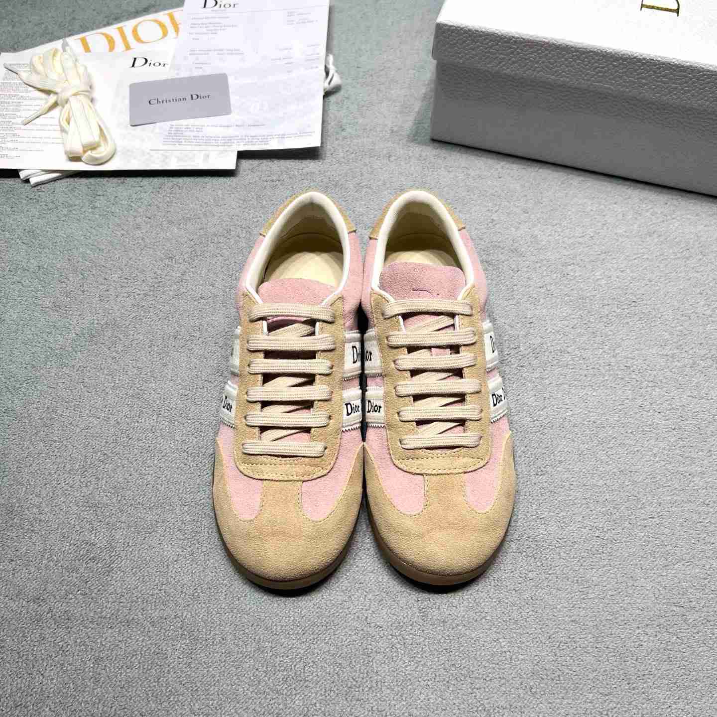 Dior Ribbon Sneaker - FashionPlug
