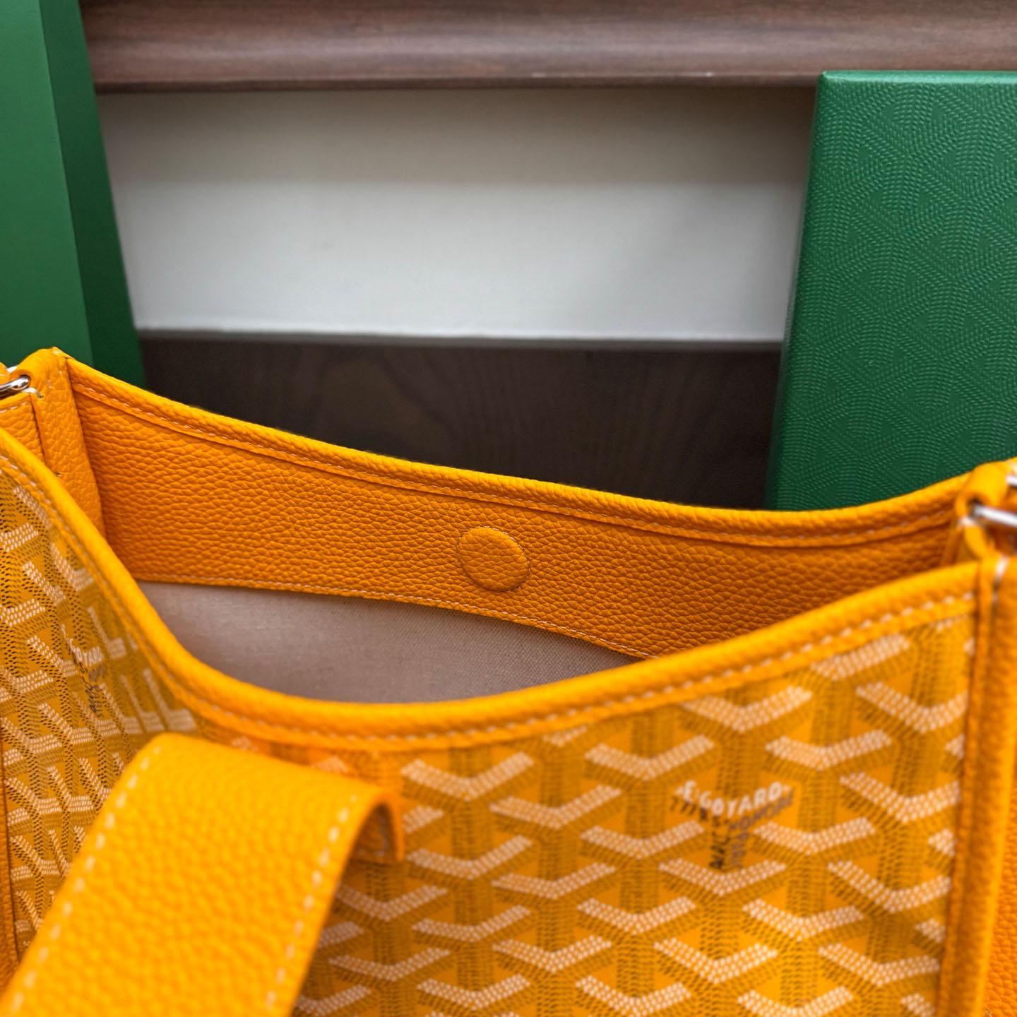 Goyard Musette Bag - FashionPlug