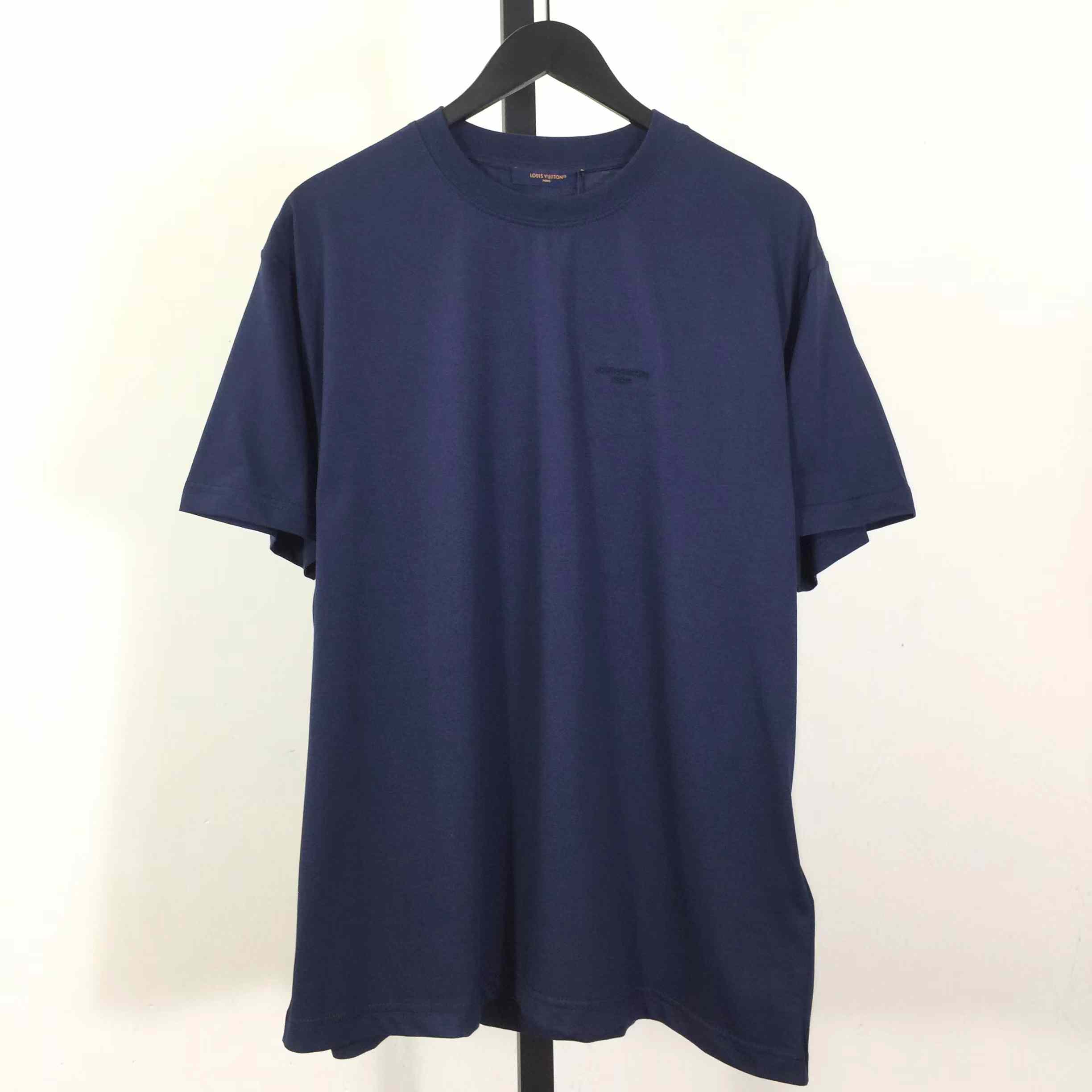Louis Vuitton Embossed LV T-Shirt   1AGIIW - FashionPlug