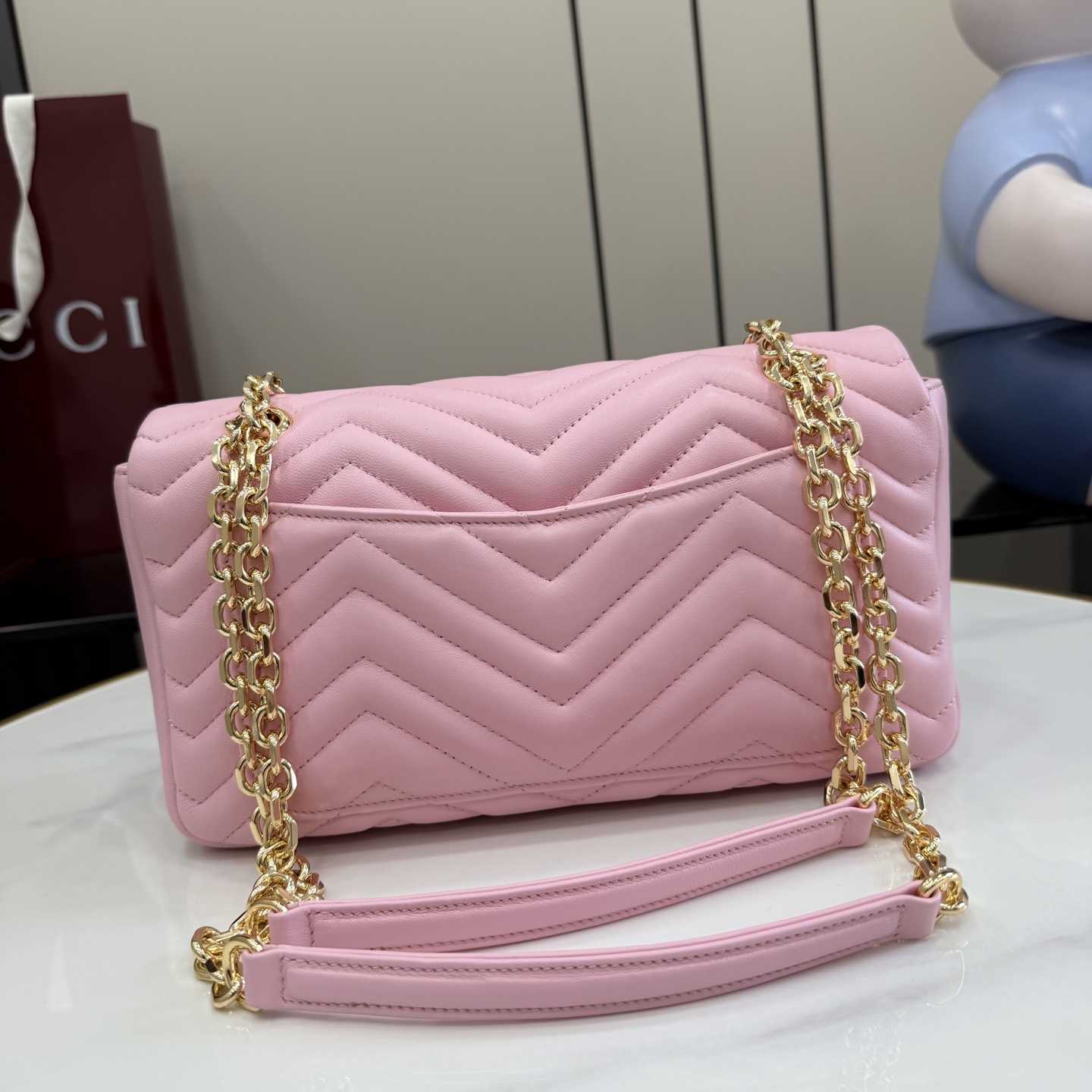 Gucci GG Marmont Medium Shoulder Bag - FashionPlug