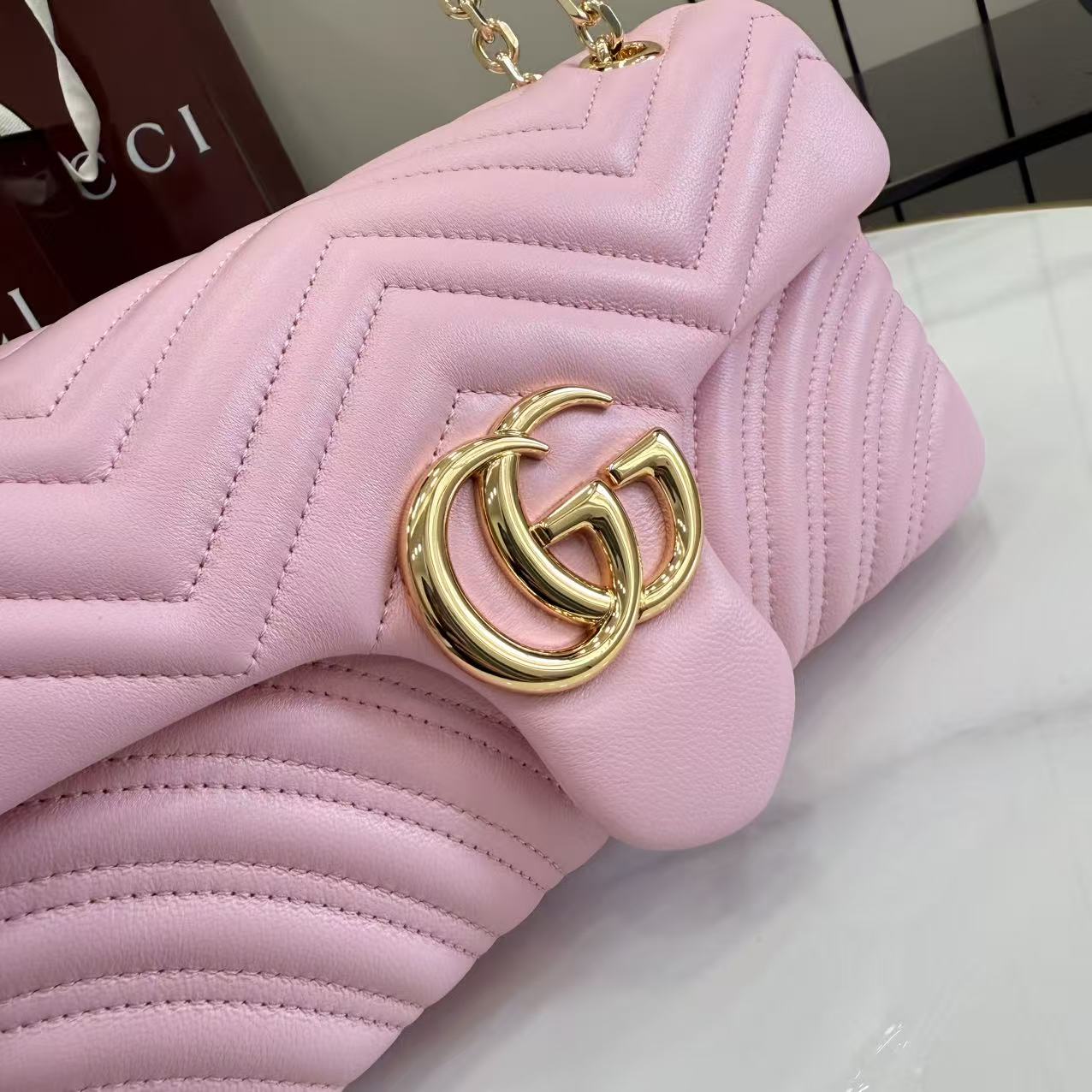 Gucci GG Marmont Medium Shoulder Bag - FashionPlug
