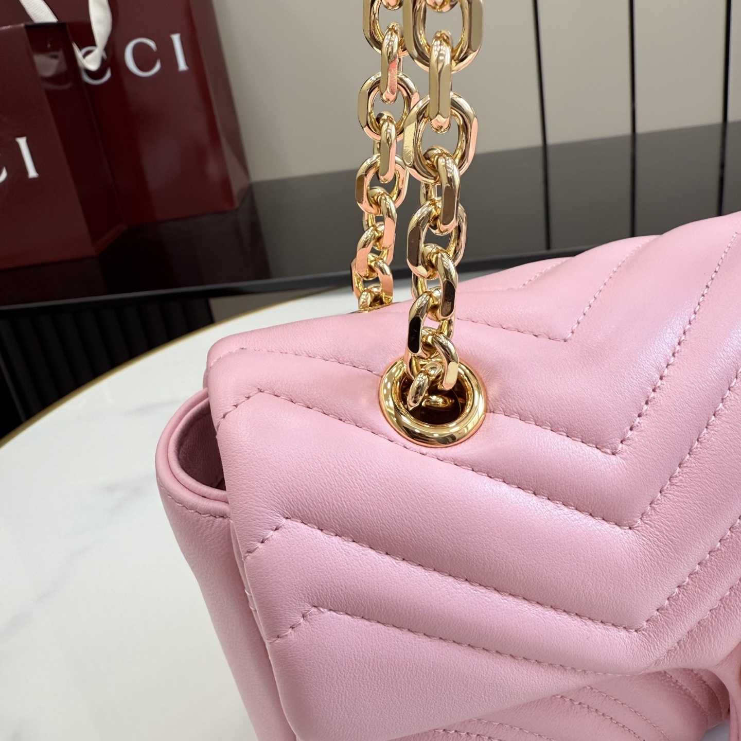 Gucci GG Marmont Medium Shoulder Bag - FashionPlug