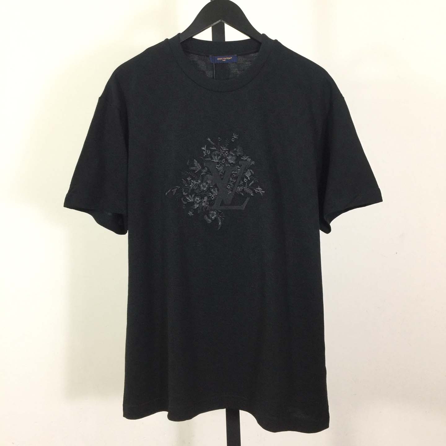 Louis Vuitton Embroidered Signature T-Shirt   1AJRHM - FashionPlug