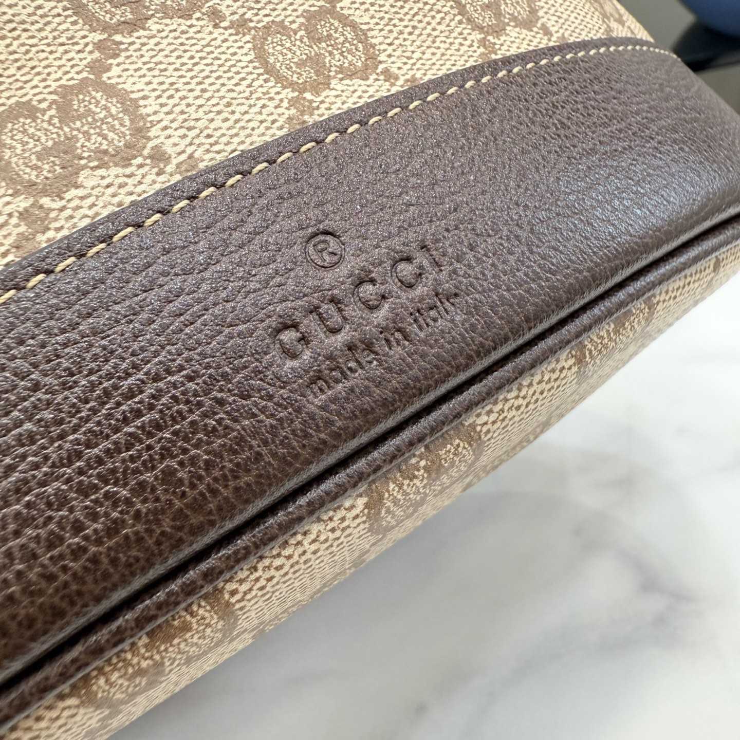 Gucci Venice Small Bucket Bag - FashionPlug
