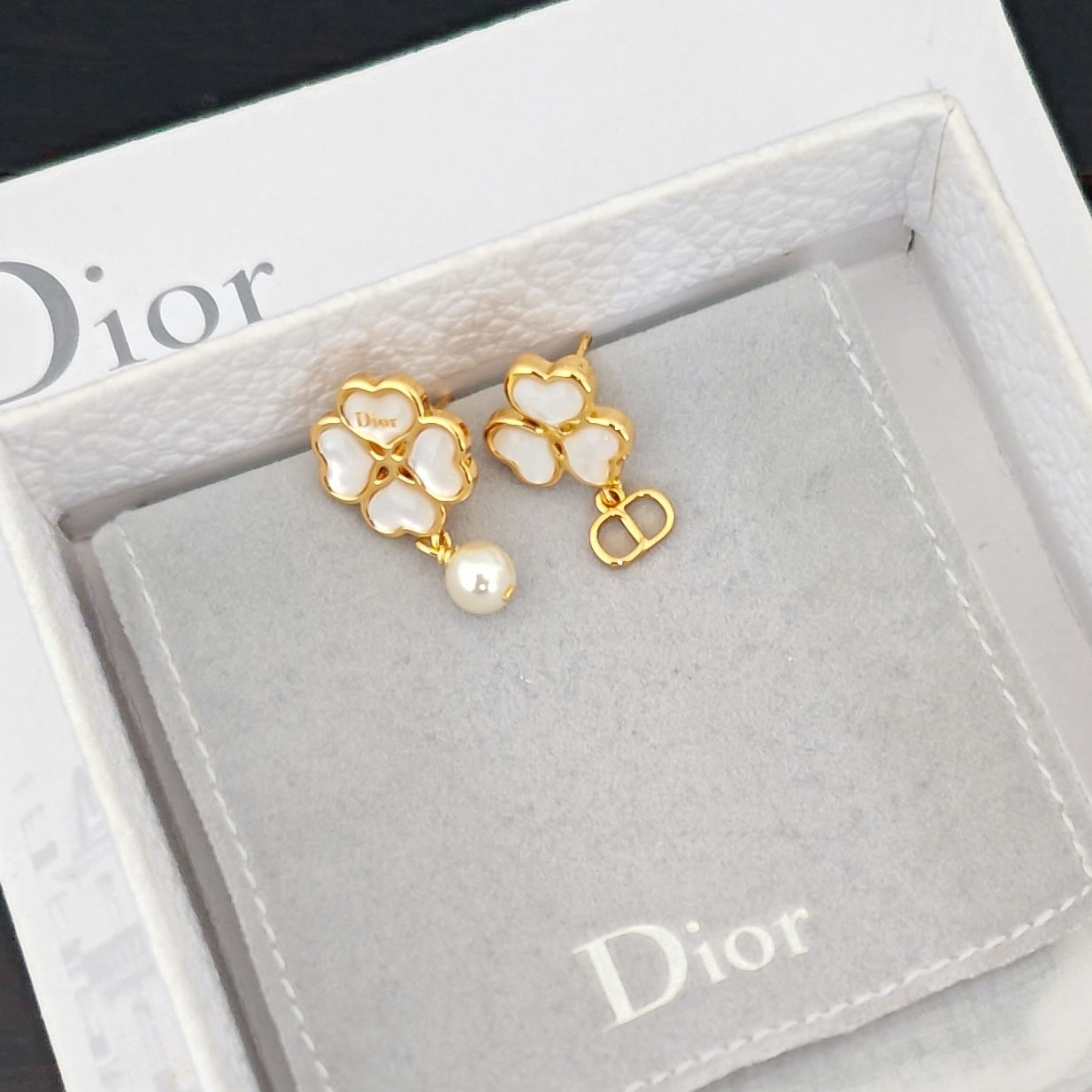 Dior Sparkling Clover Earrings - FashionPlug