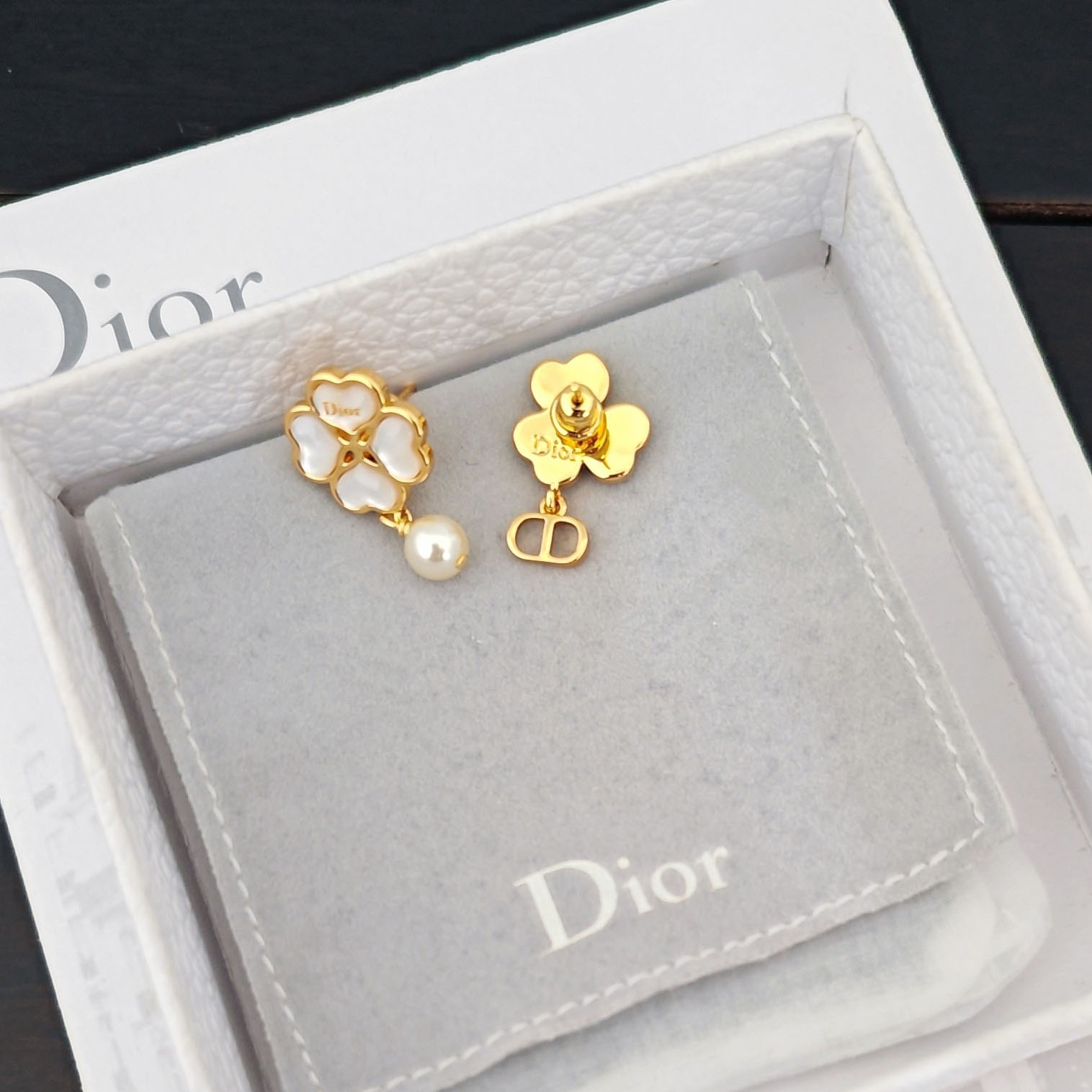 Dior Sparkling Clover Earrings - FashionPlug