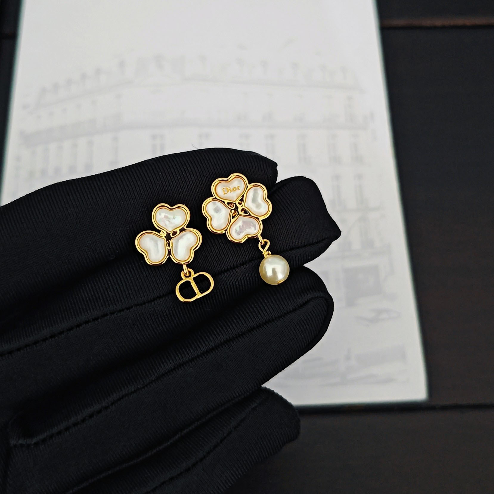 Dior Sparkling Clover Earrings - FashionPlug